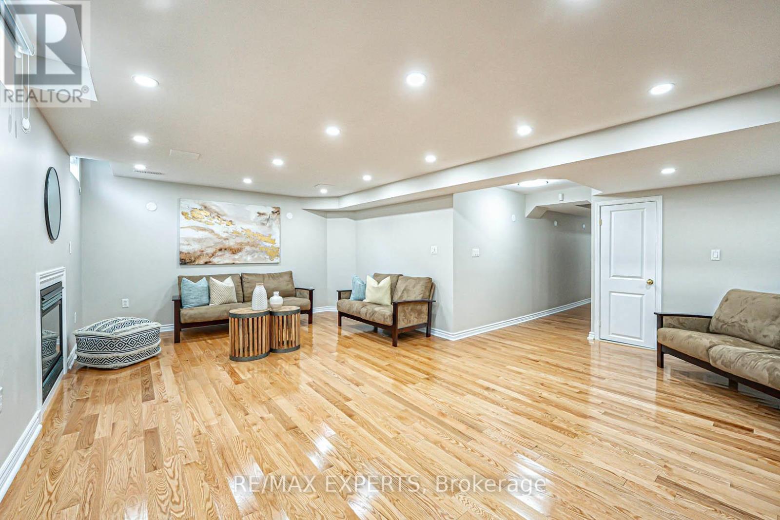 187 Hopecrest Road, Markham, Ontario  L6C 2V6 - Photo 32 - N12195900