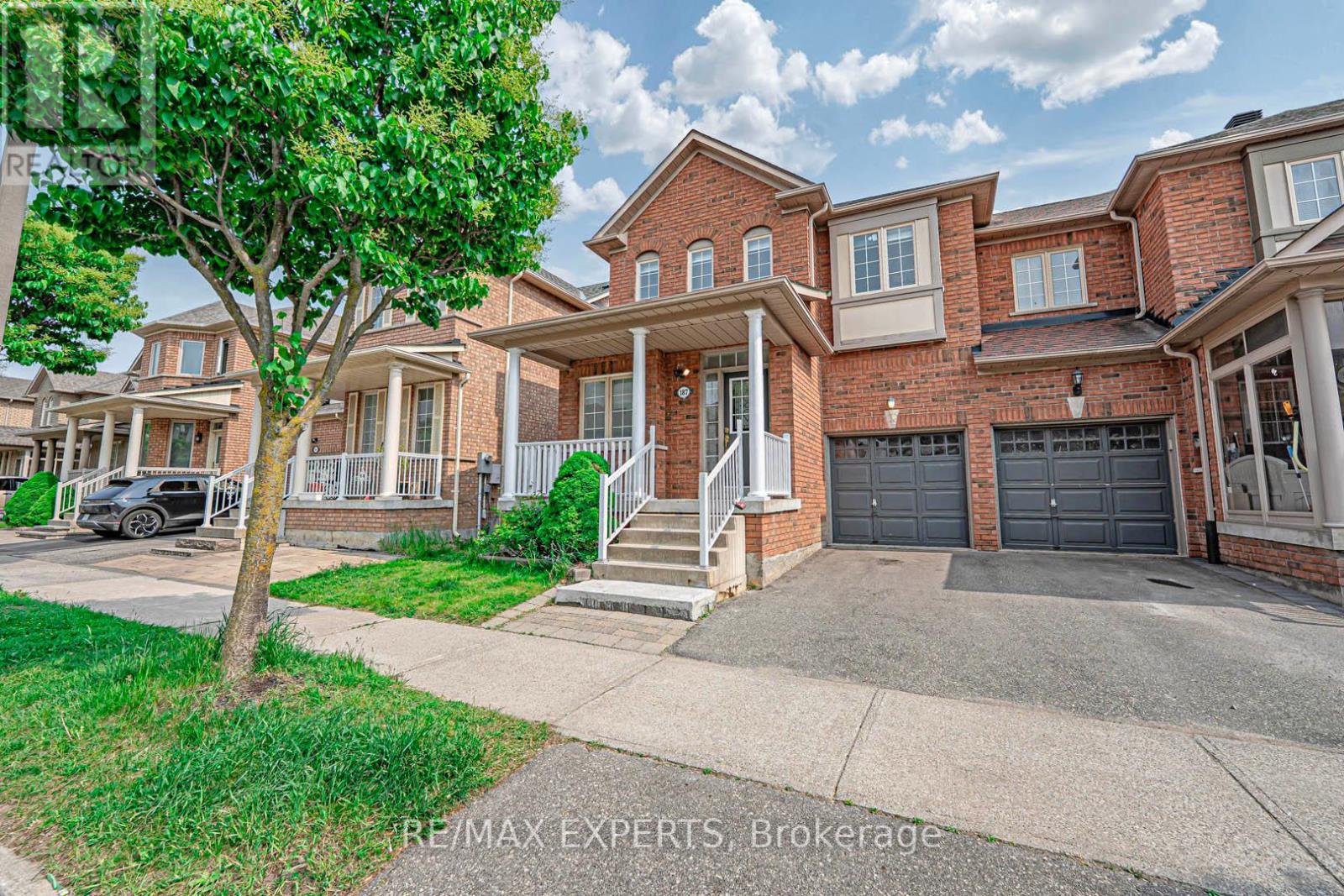 187 Hopecrest Road, Markham, Ontario  L6C 2V6 - Photo 2 - N12195900