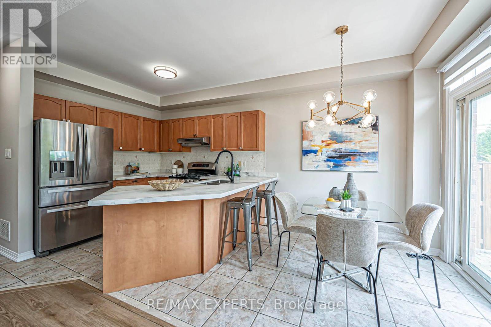 187 Hopecrest Road, Markham, Ontario  L6C 2V6 - Photo 9 - N12195900