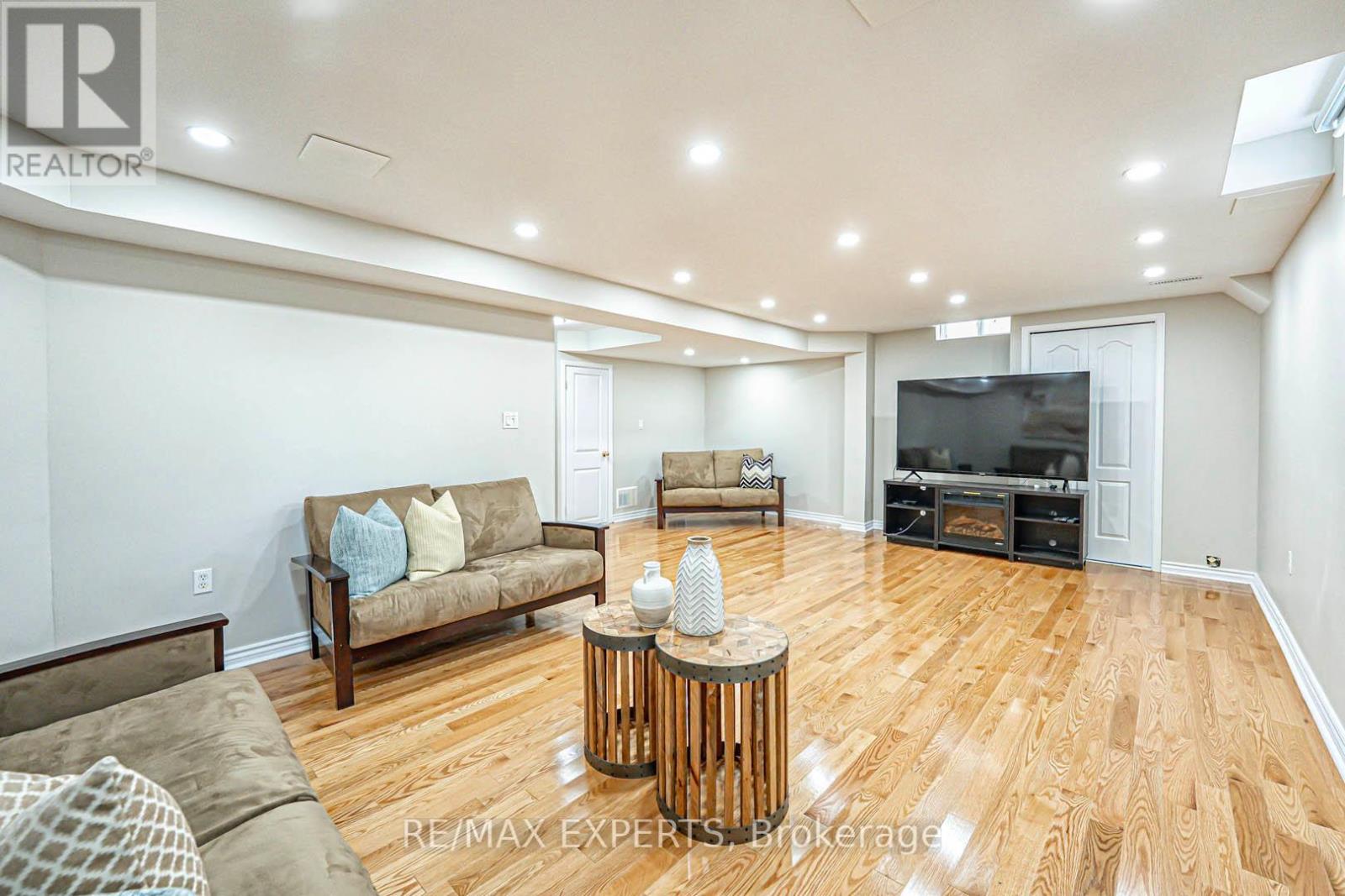 187 Hopecrest Road, Markham, Ontario  L6C 2V6 - Photo 31 - N12195900