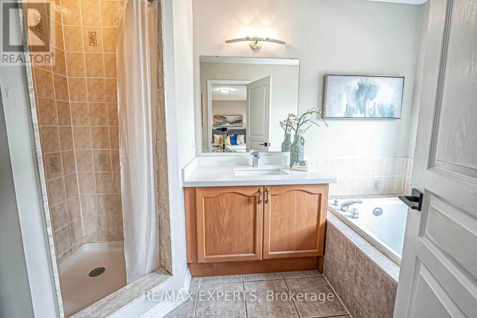 187 Hopecrest Road, Markham, Ontario  L6C 2V6 - Photo 20 - N12195900