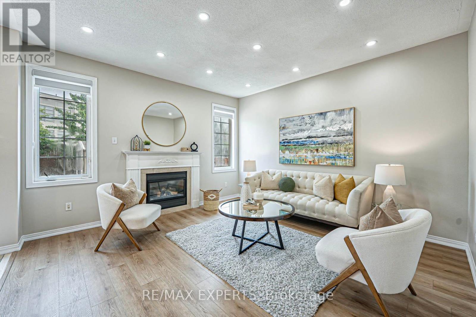 187 Hopecrest Road, Markham, Ontario  L6C 2V6 - Photo 6 - N12195900