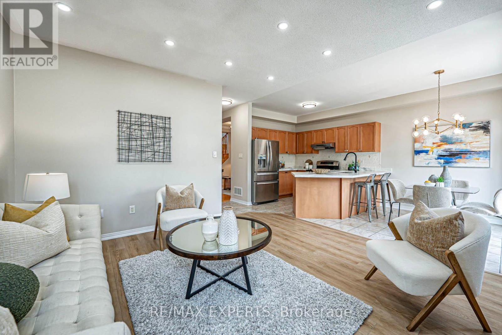 187 Hopecrest Road, Markham, Ontario  L6C 2V6 - Photo 8 - N12195900