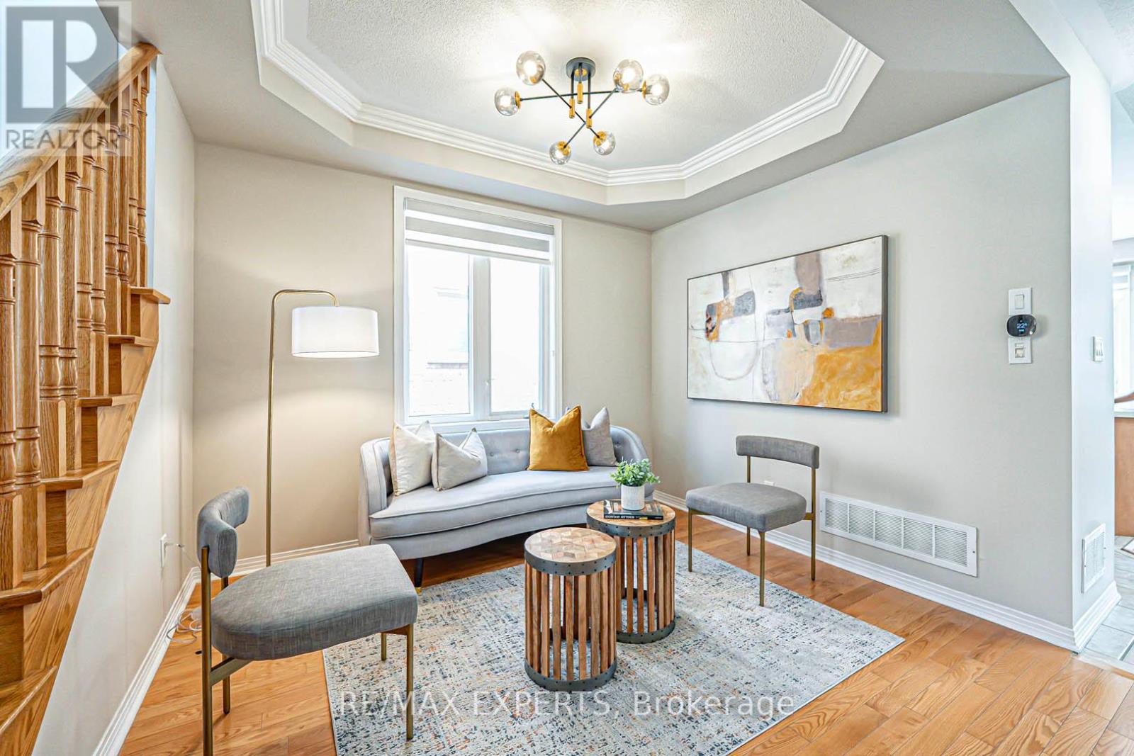 187 Hopecrest Road, Markham, Ontario  L6C 2V6 - Photo 4 - N12195900