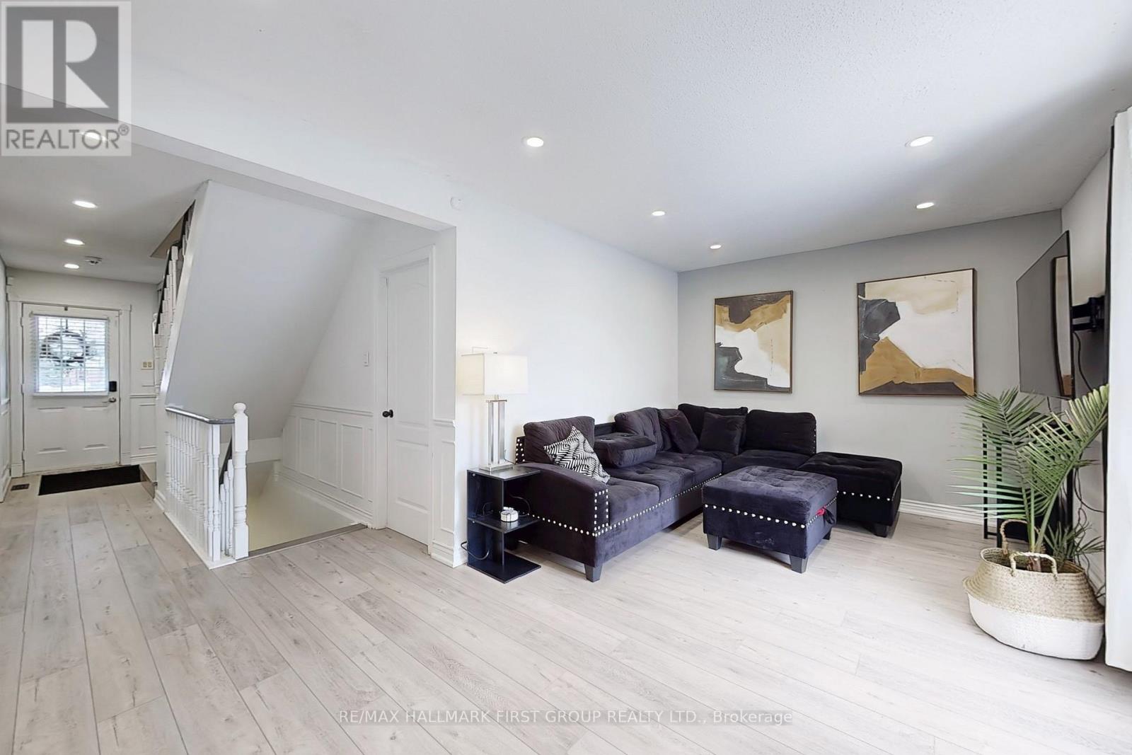66 Medley Lane, Ajax, Ontario  L1S 3P6 - Photo 4 - E12217250