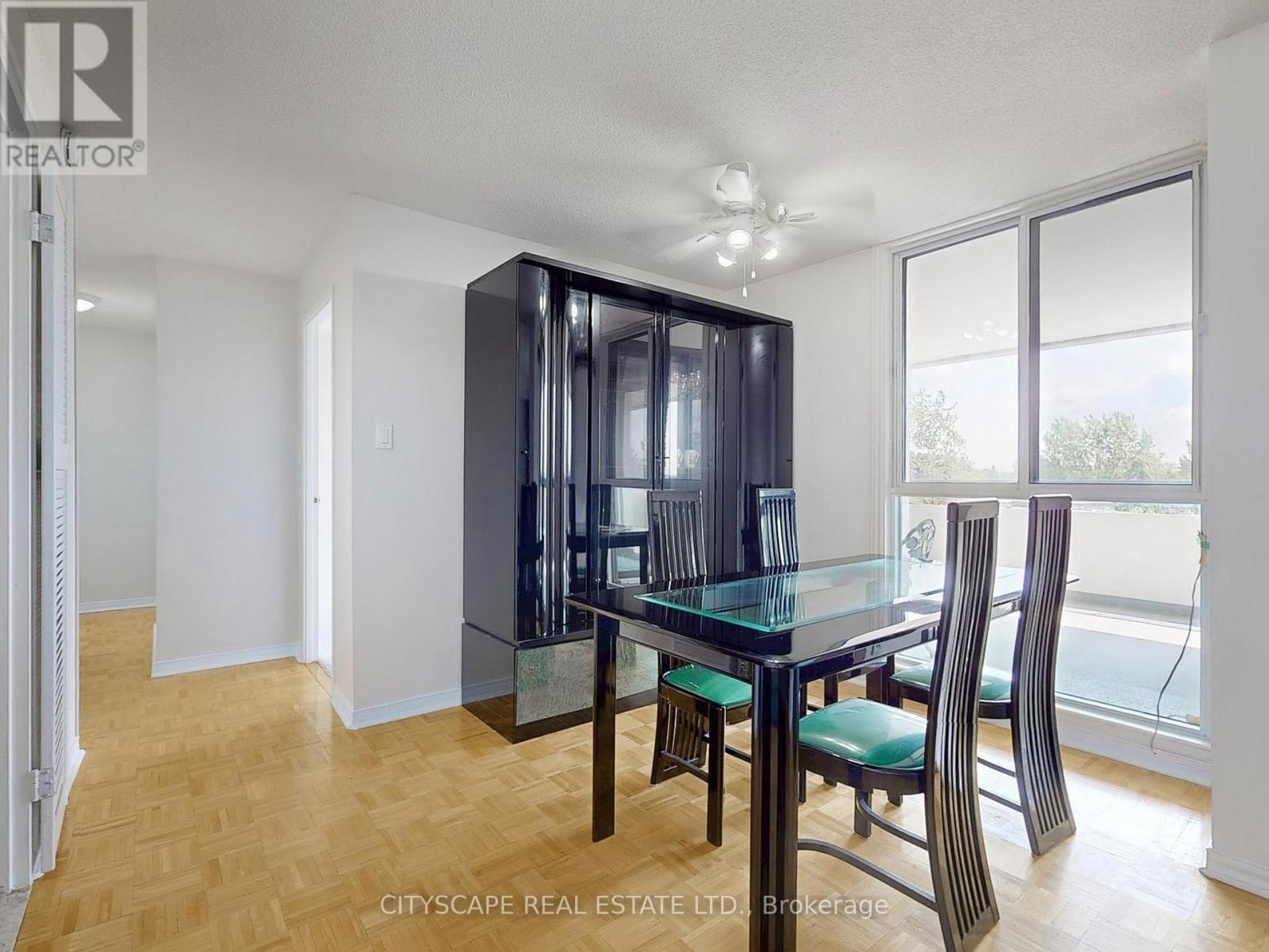 406 - 1320 Mississauga Valley Boulevard, Mississauga (Mississauga Valleys), Ontario  L5A 3R6 - Photo 3 - W12213980