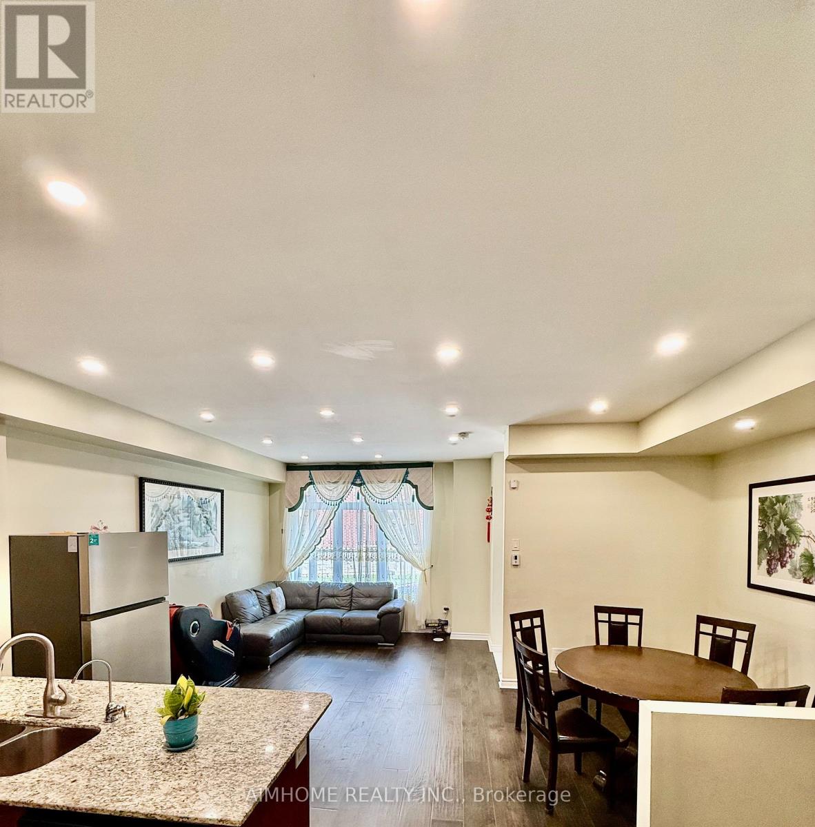 9 - 4 Eaton Park Lane, Toronto (L'amoreaux), Ontario  M1W 0A5 - Photo 6 - E12217309