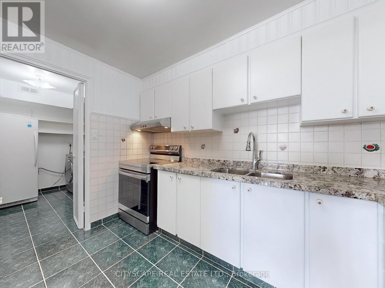 406 - 1320 Mississauga Valley Boulevard, Mississauga (Mississauga Valleys), Ontario  L5A 3R6 - Photo 5 - W12213980