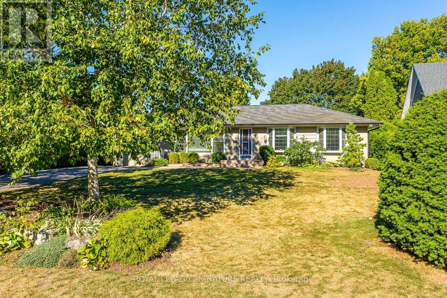 383 Maplehurst Avenue, Oakville (Br Bronte), Ontario  L6L 4Y3 - Photo 4 - W12215129