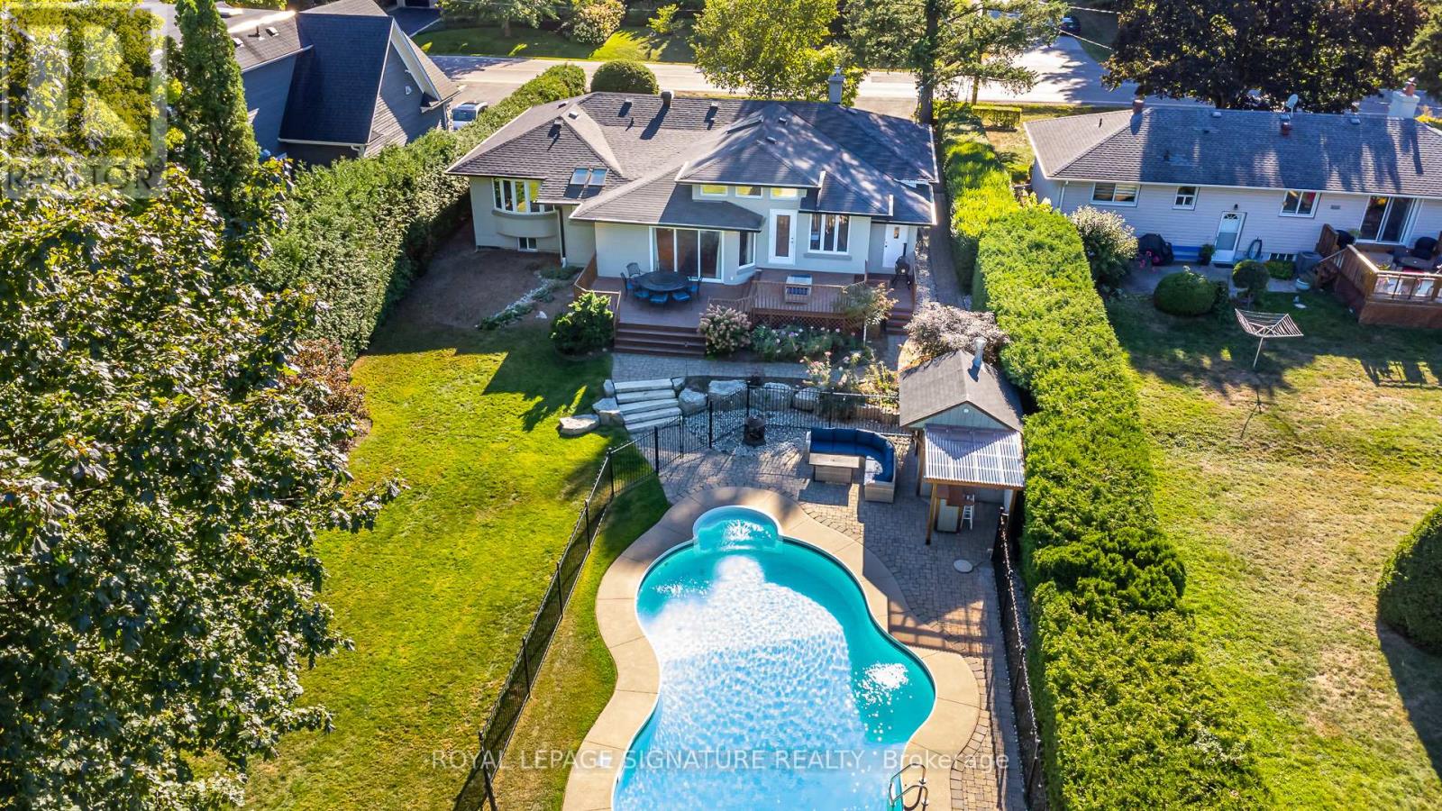 383 MAPLEHURST AVENUE, Oakville, Ontario