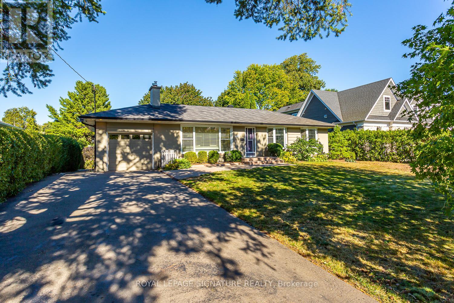 383 Maplehurst Avenue, Oakville (Br Bronte), Ontario  L6L 4Y3 - Photo 5 - W12215129