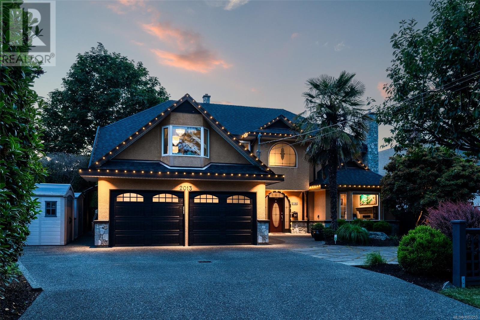 2013 Ferndale Rd, Saanich, British Columbia