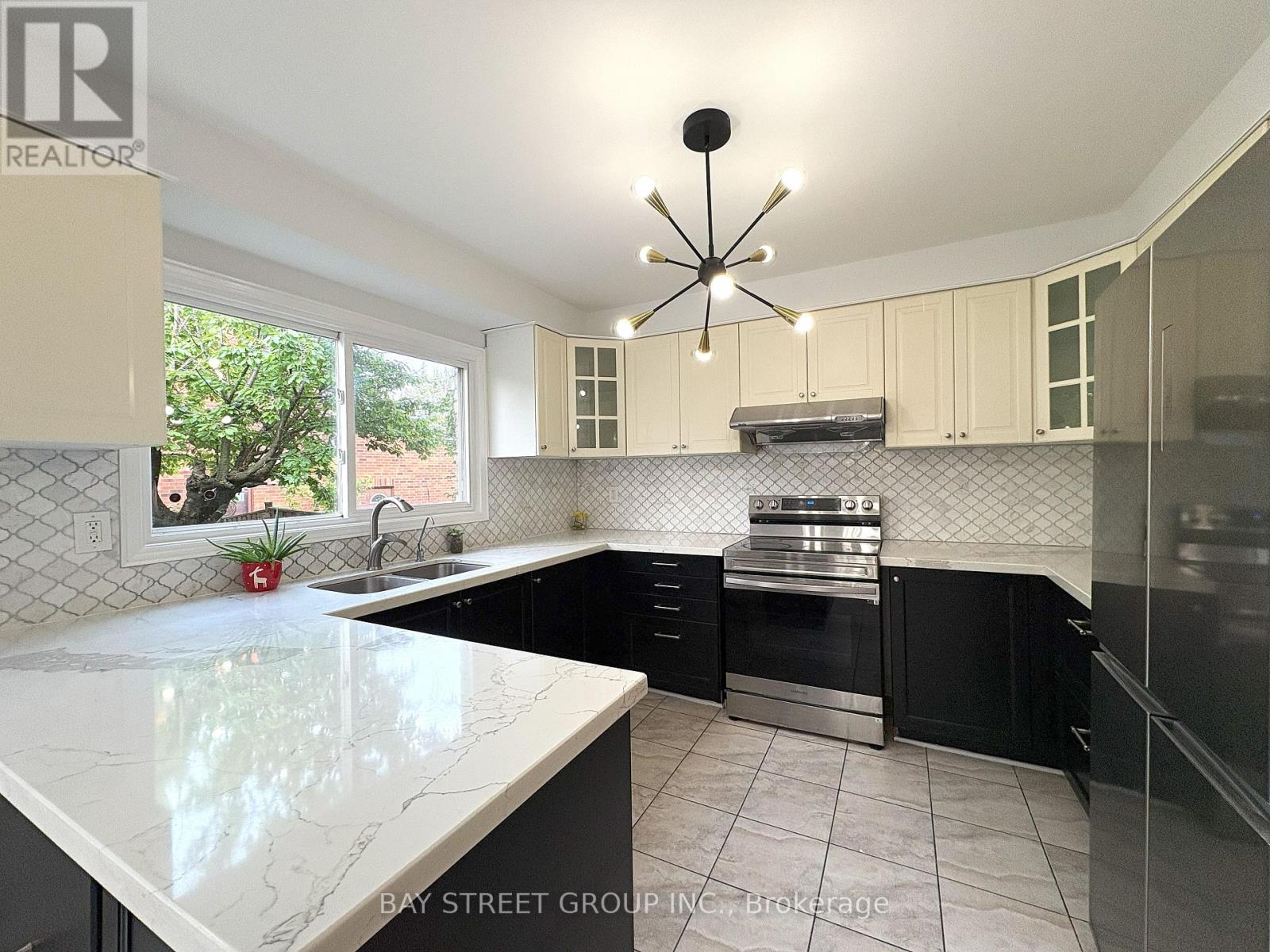 3 Ascot Crescent, Markham (Milliken Mills West), Ontario  L3R 3P5 - Photo 10 - N12217171