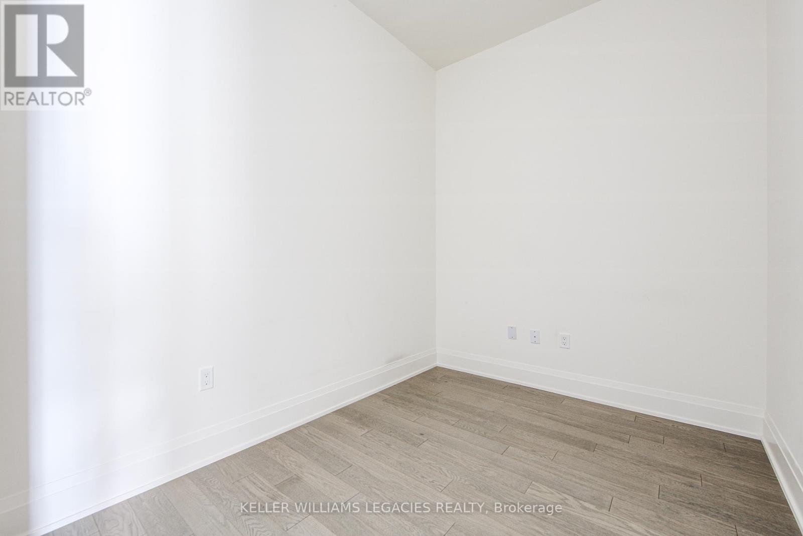 Ph110 - 9000 Jane Street, Vaughan, Ontario  L4K 0M6 - Photo 3 - N12217185