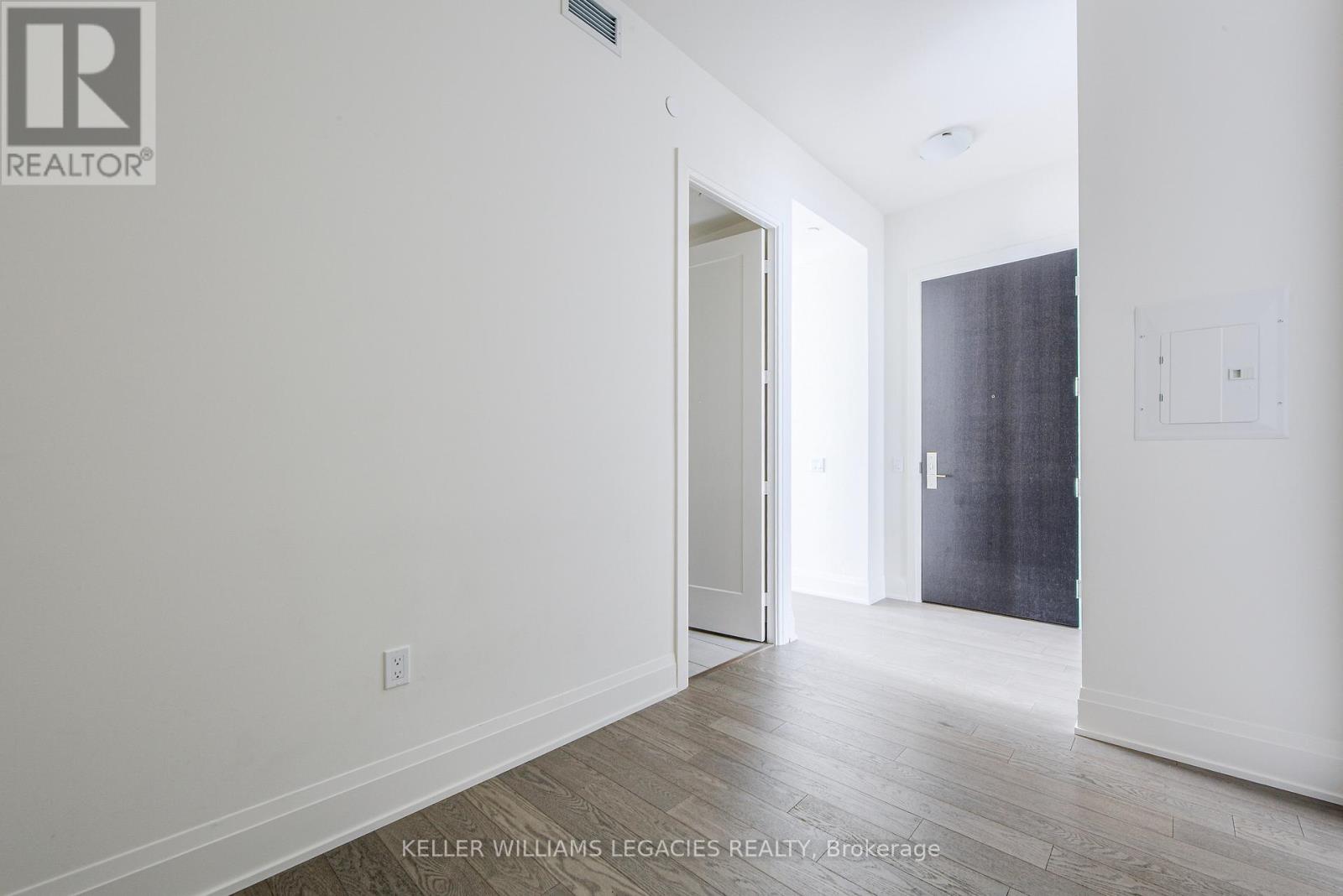 Ph110 - 9000 Jane Street, Vaughan, Ontario  L4K 0M6 - Photo 4 - N12217185