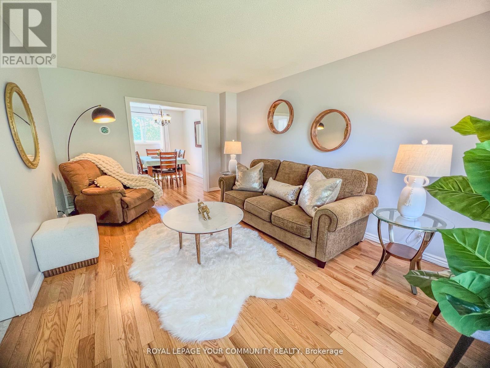 6 Oakmeadow Boulevard, Georgina (Keswick South), Ontario  L4P 3L1 - Photo 5 - N12217187
