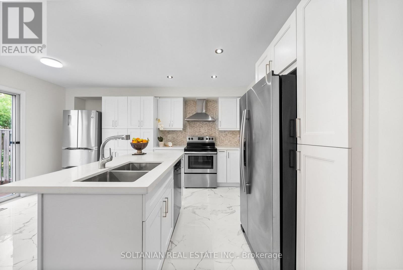 25 Bassett Avenue, Richmond Hill (Langstaff), Ontario  L4B 4J9 - Photo 10 - N12217190