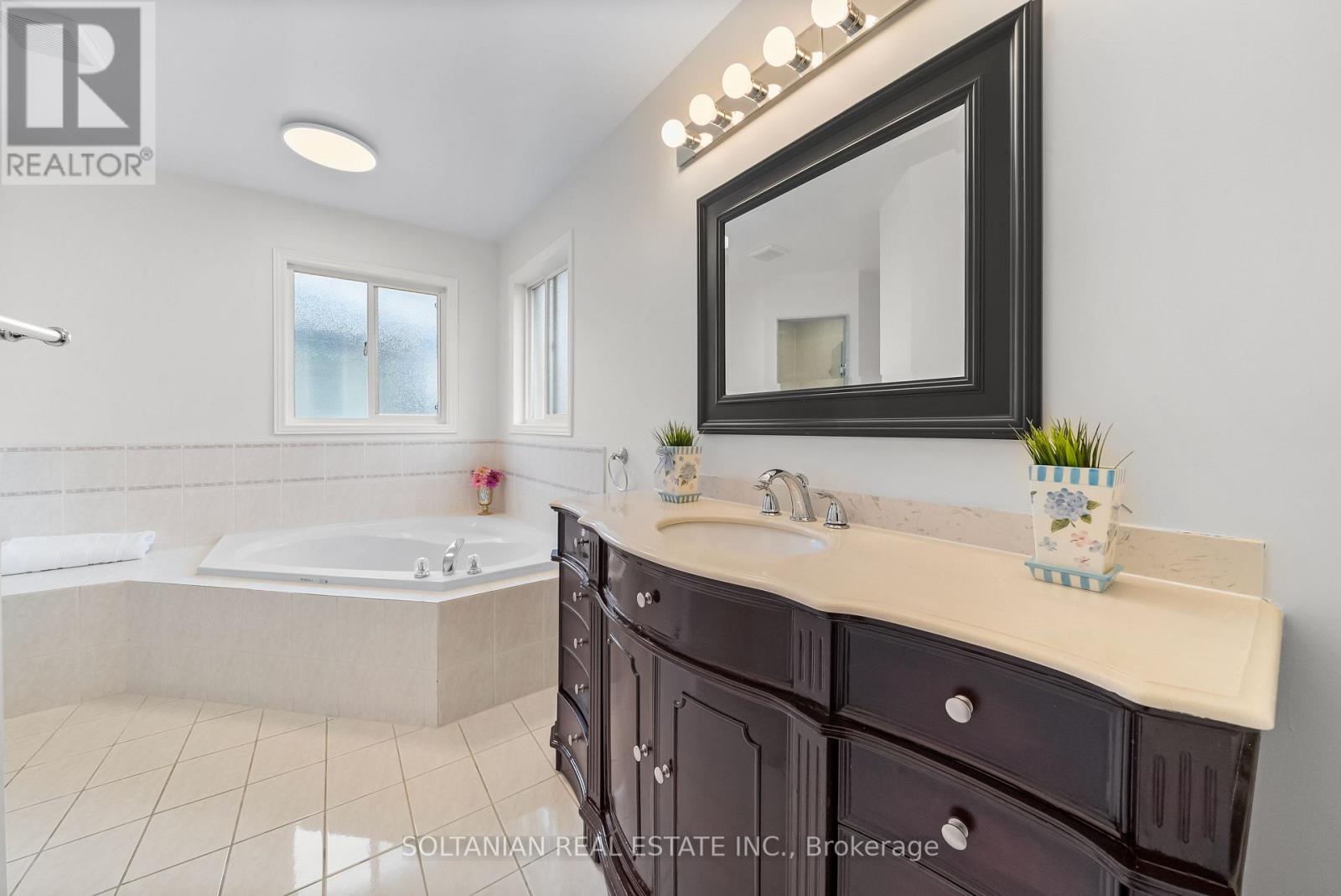 25 Bassett Avenue, Richmond Hill (Langstaff), Ontario  L4B 4J9 - Photo 23 - N12217190