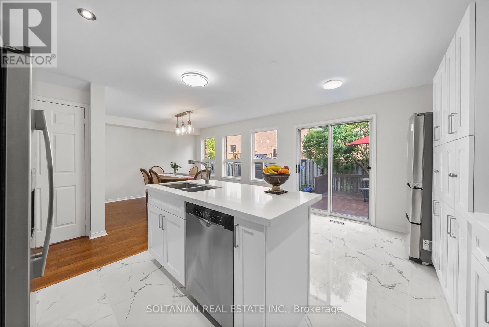 25 Bassett Avenue, Richmond Hill (Langstaff), Ontario  L4B 4J9 - Photo 6 - N12217190