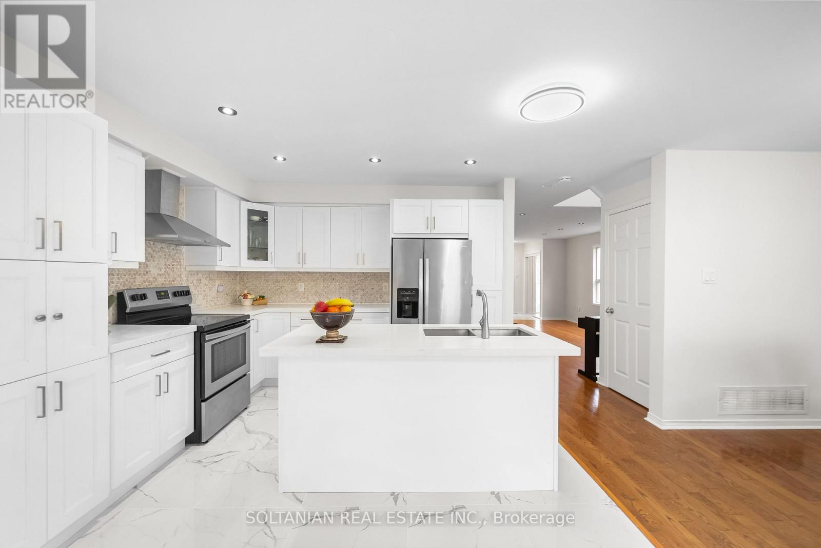25 Bassett Avenue, Richmond Hill (Langstaff), Ontario  L4B 4J9 - Photo 7 - N12217190