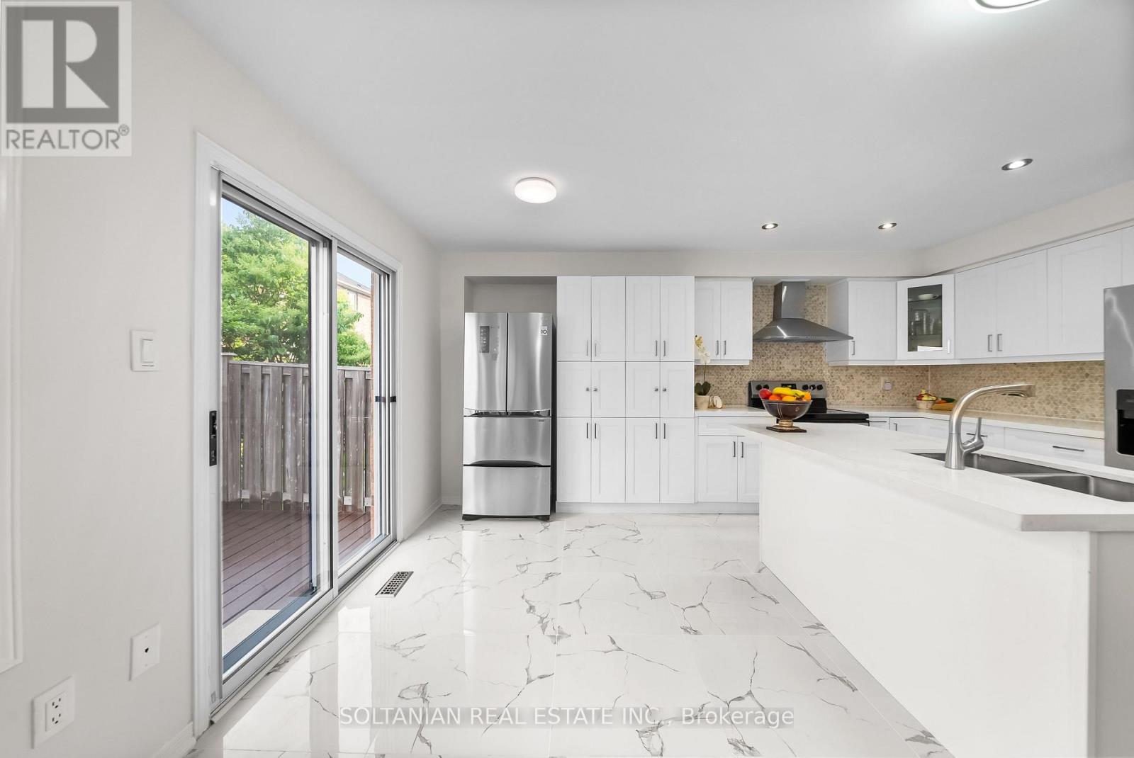 25 Bassett Avenue, Richmond Hill (Langstaff), Ontario  L4B 4J9 - Photo 8 - N12217190