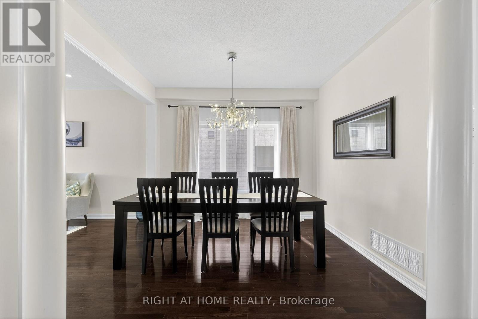 268 Carrier Crescent, Vaughan, Ontario  L6A 4T4 - Photo 11 - N12217364