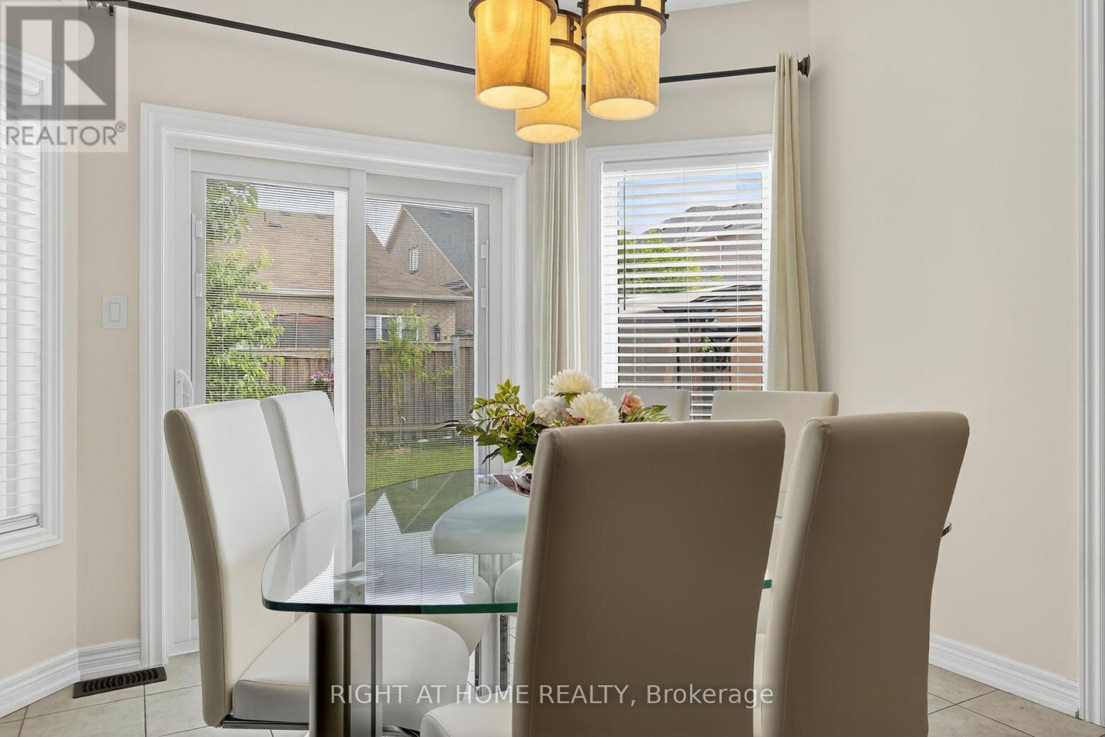 268 Carrier Crescent, Vaughan, Ontario  L6A 4T4 - Photo 17 - N12217364