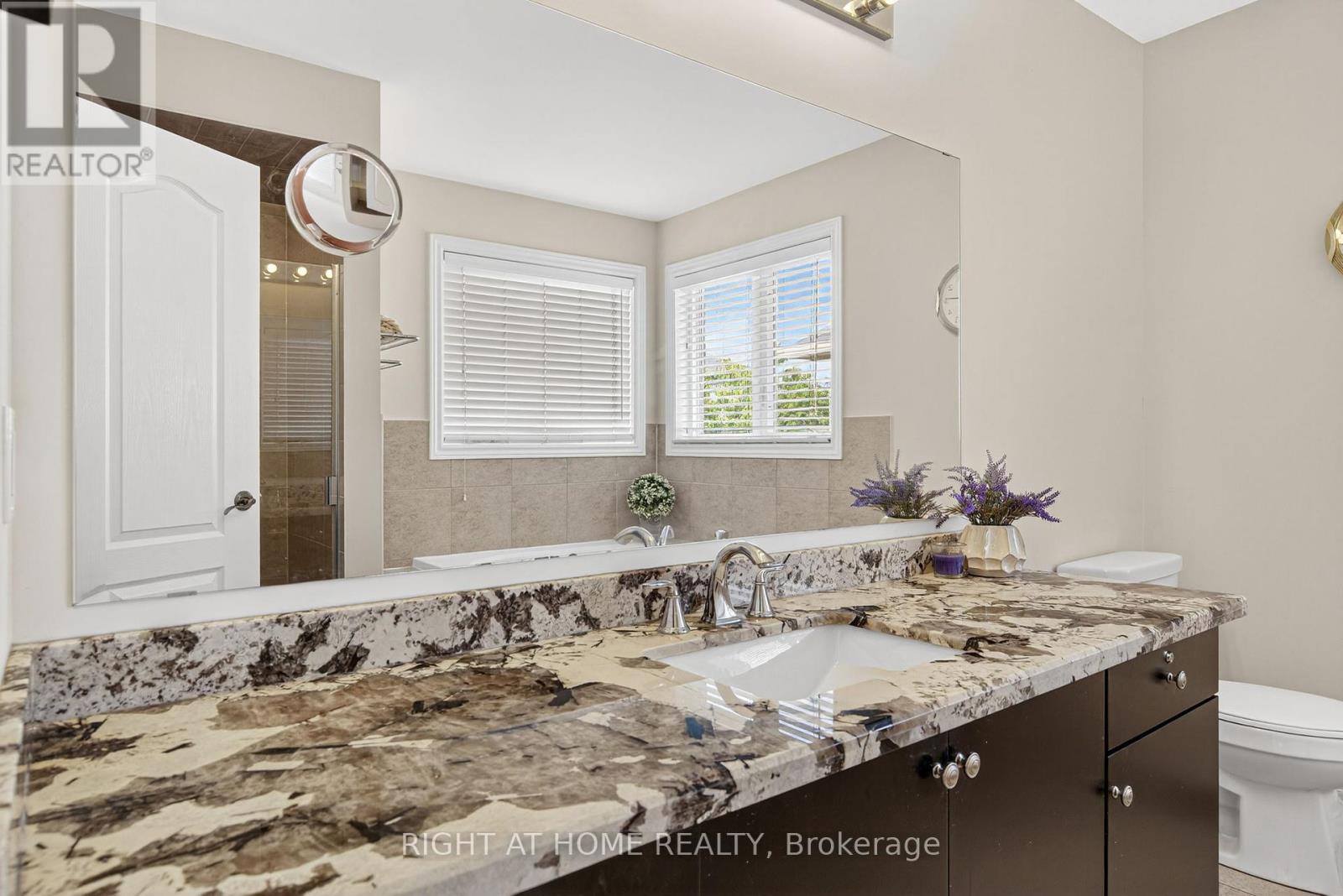 268 Carrier Crescent, Vaughan, Ontario  L6A 4T4 - Photo 23 - N12217364