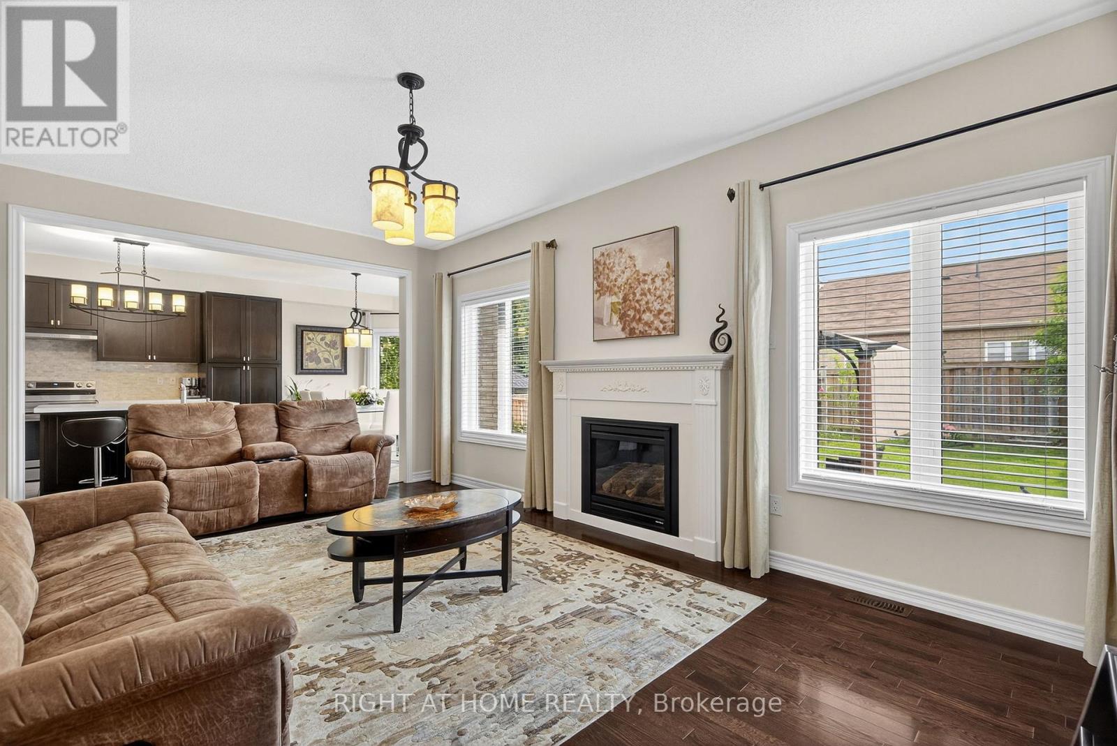 268 Carrier Crescent, Vaughan, Ontario  L6A 4T4 - Photo 4 - N12217364