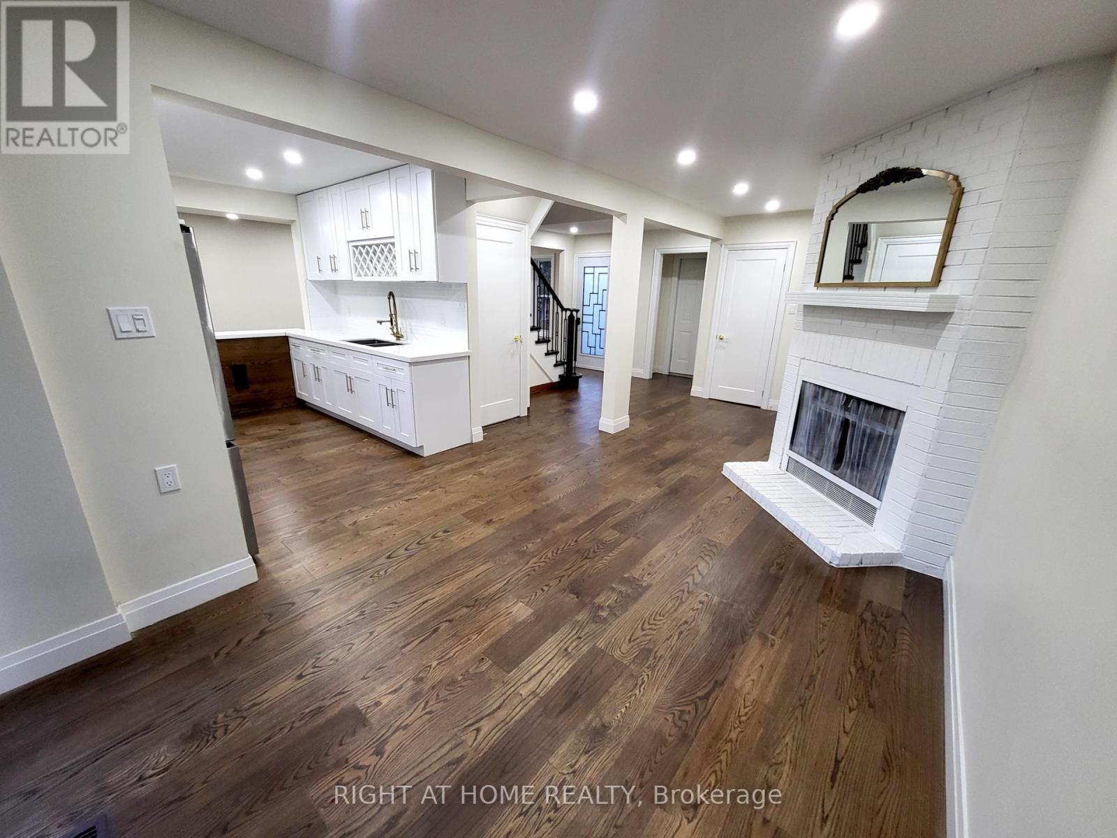 247 Hickling Trail, Barrie (Grove East), Ontario  L4M 5W9 - Photo 13 - S12217189