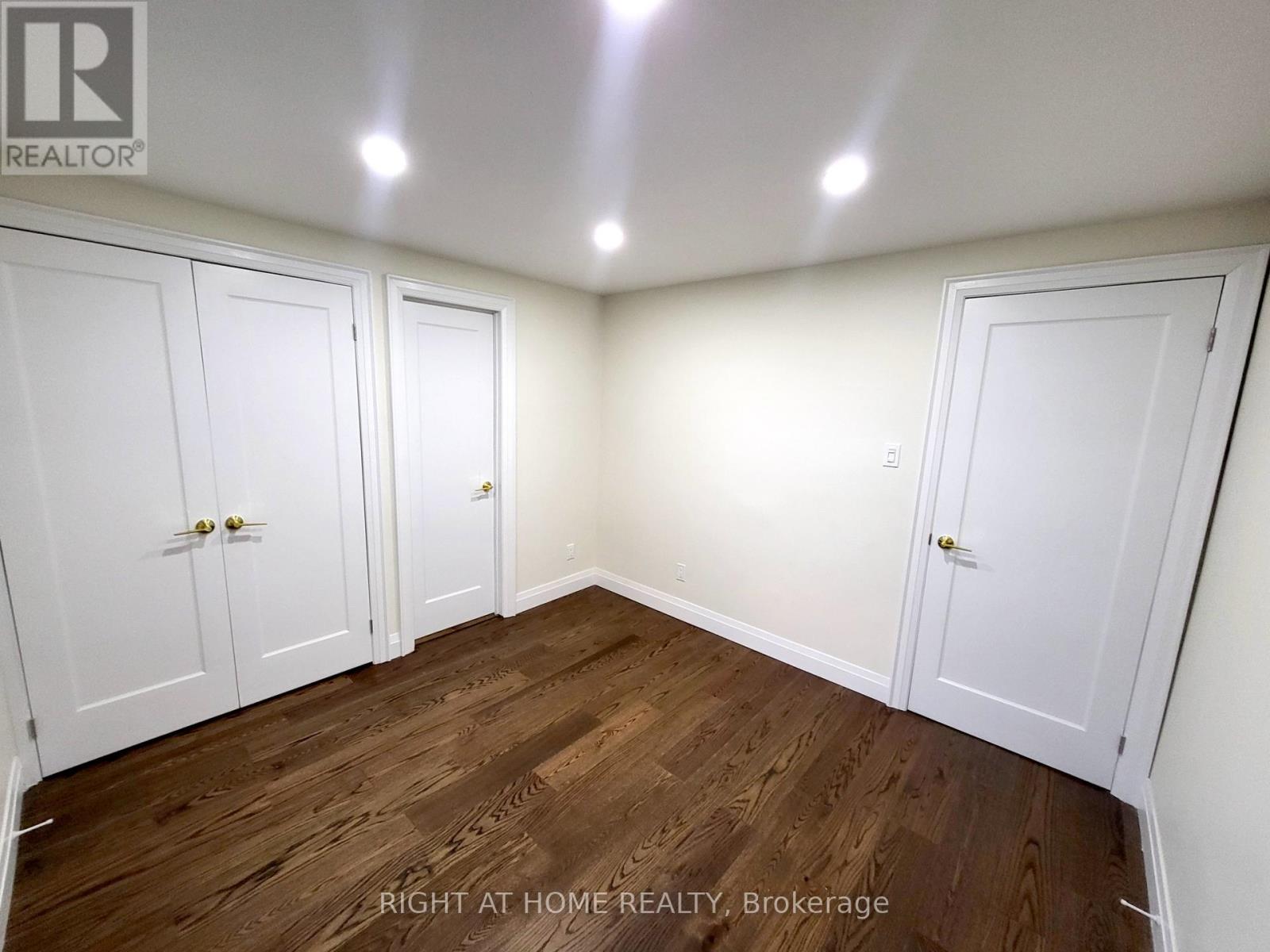 247 Hickling Trail, Barrie (Grove East), Ontario  L4M 5W9 - Photo 5 - S12217189