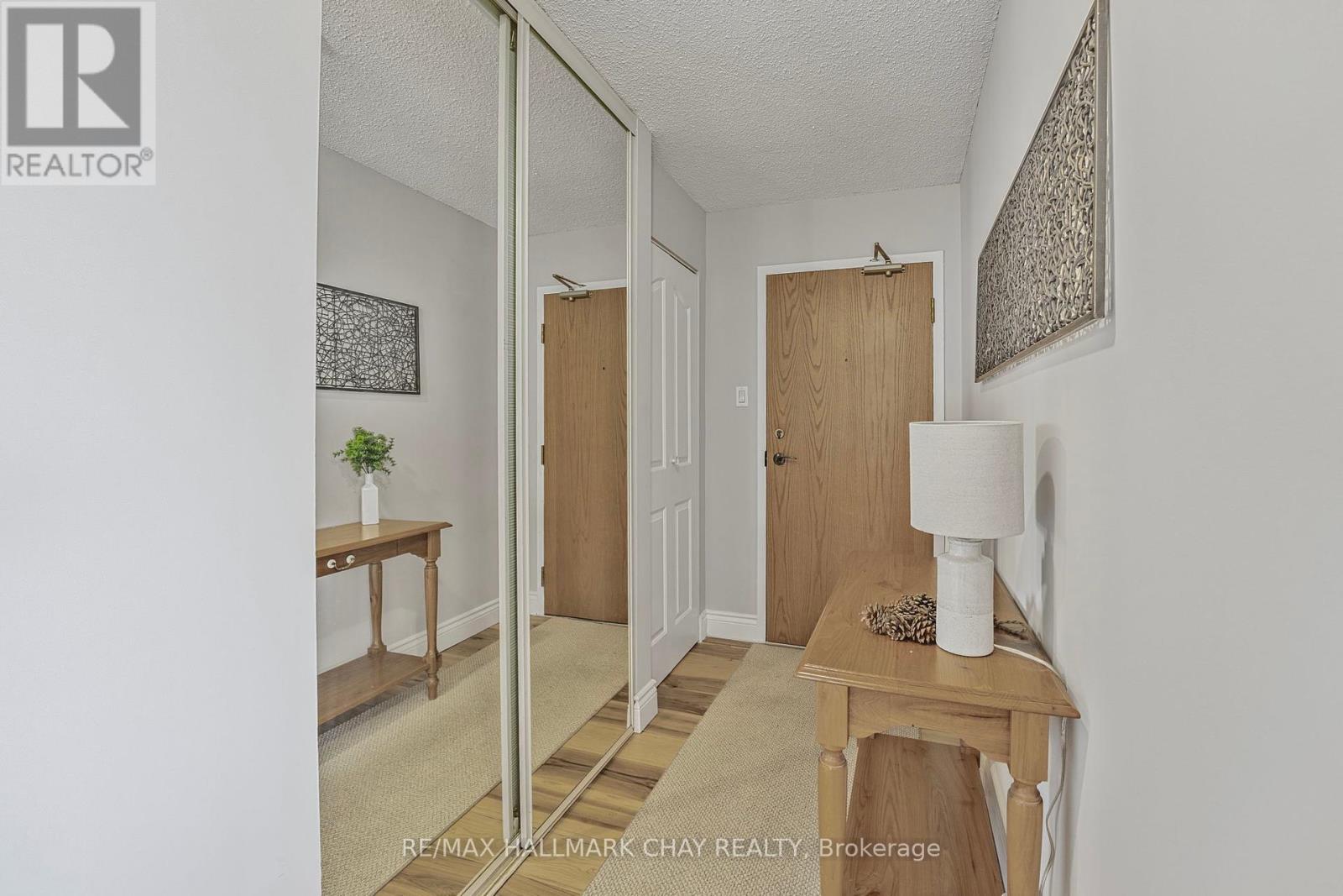 610 - 65 Ellen Street, Barrie, Ontario  L4N 3A5 - Photo 6 - S12217242