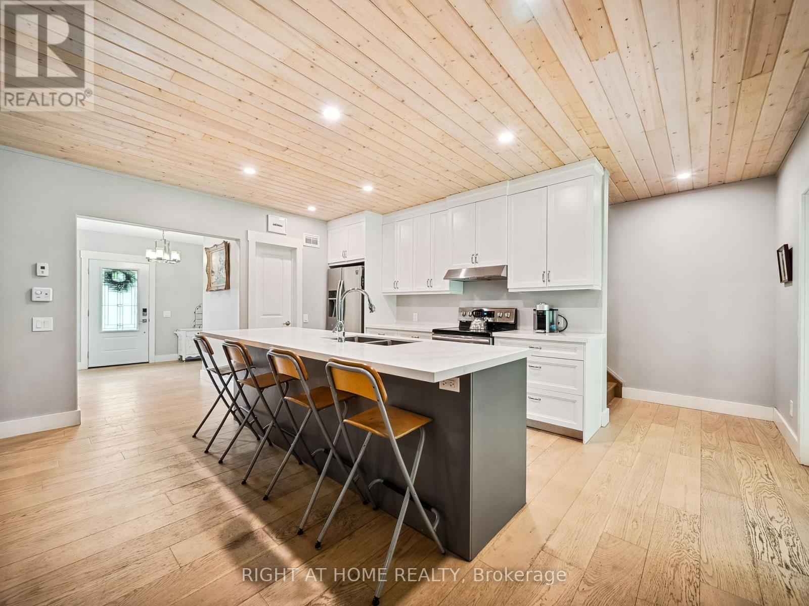 4098 Cambrian Road, Severn, Ontario  L0K 2B0 - Photo 4 - S12217243