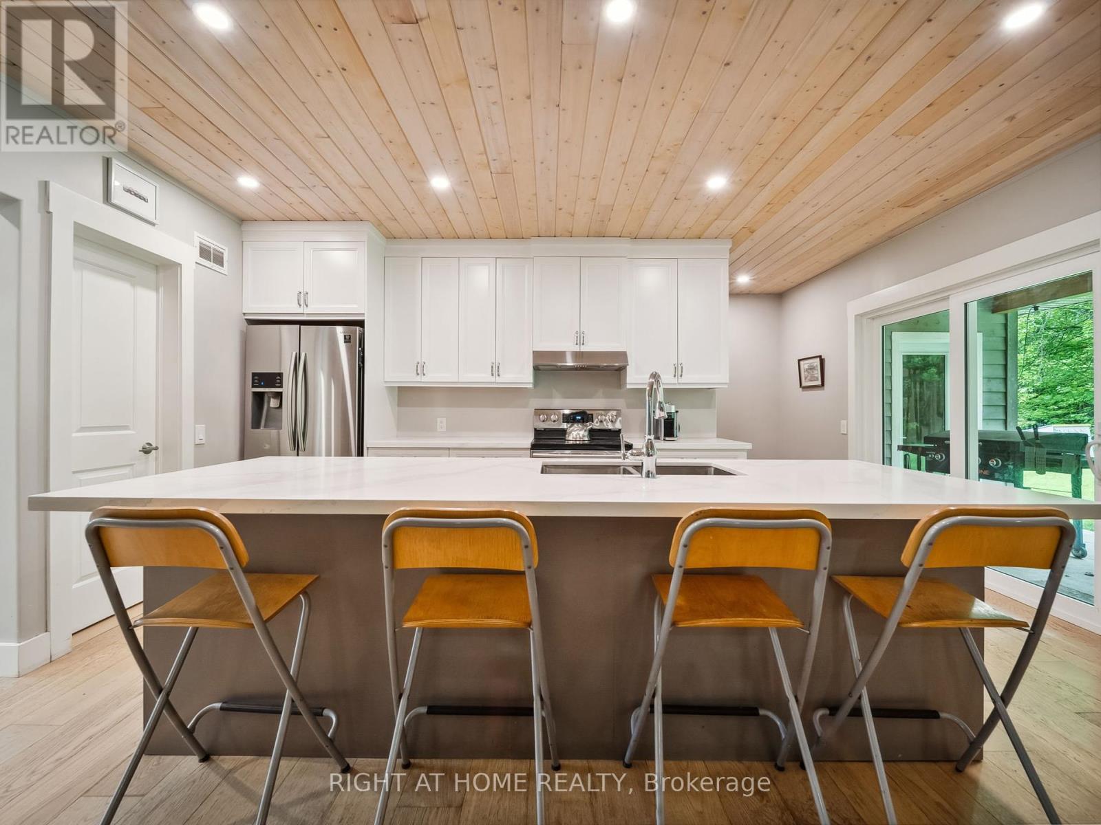 4098 Cambrian Road, Severn, Ontario  L0K 2B0 - Photo 6 - S12217243