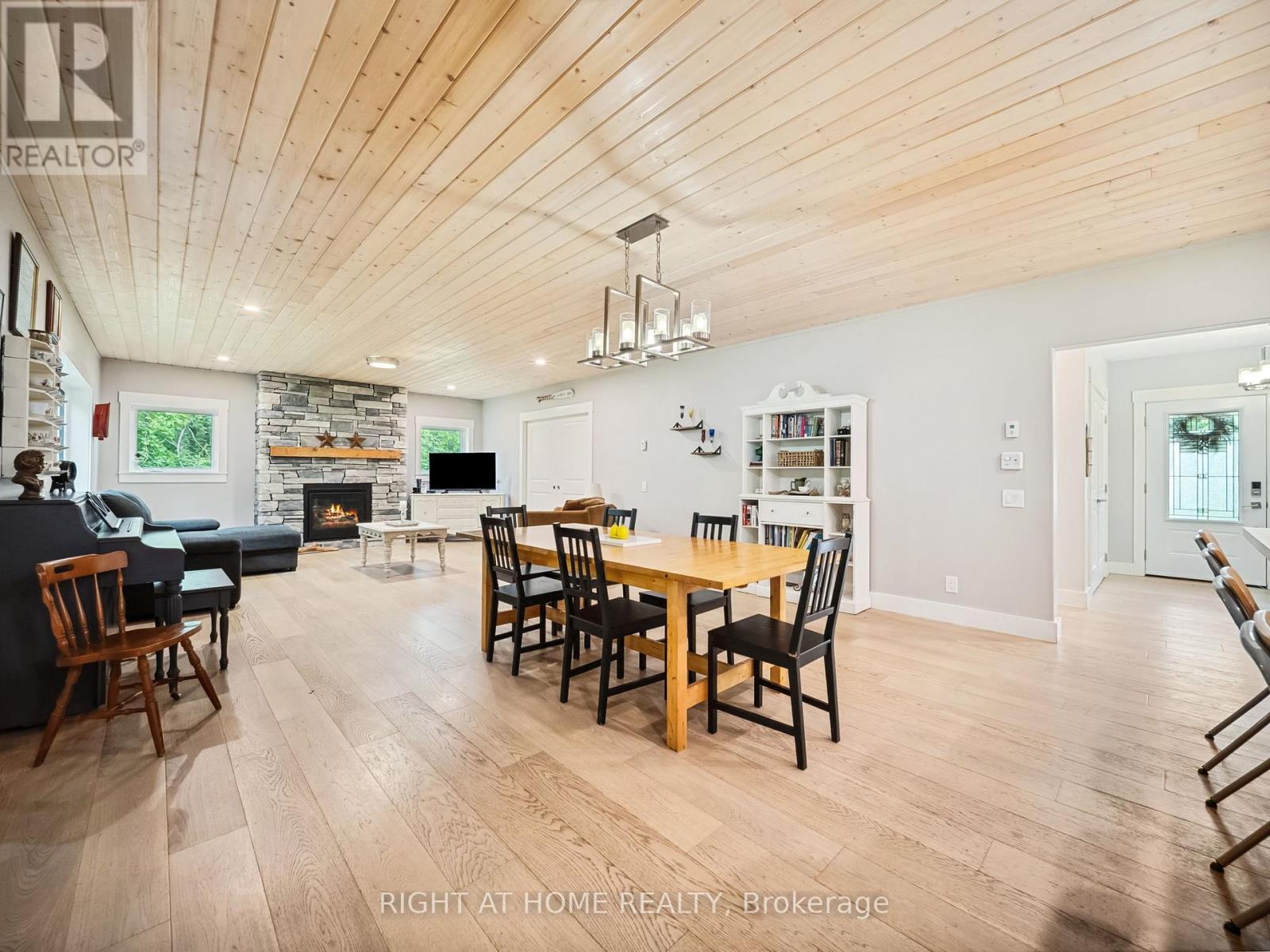4098 Cambrian Road, Severn, Ontario  L0K 2B0 - Photo 8 - S12217243