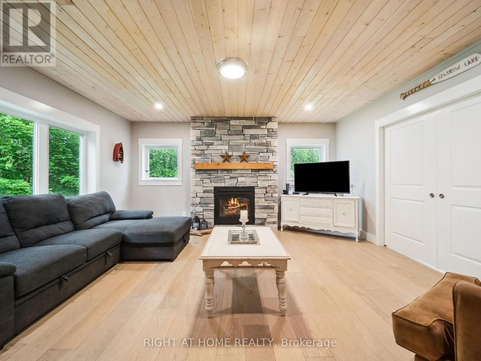 4098 Cambrian Road, Severn, Ontario  L0K 2B0 - Photo 9 - S12217243
