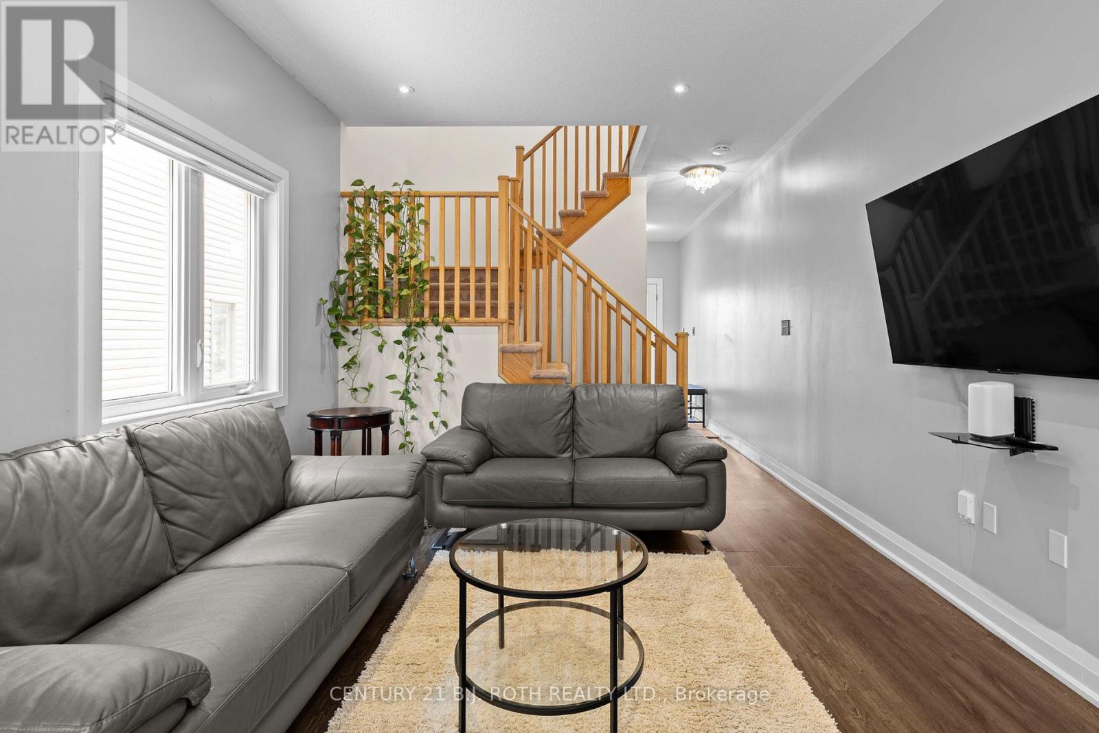 10 Alaskan Heights, Barrie (Holly), Ontario  L9J 0H9 - Photo 4 - S12217255