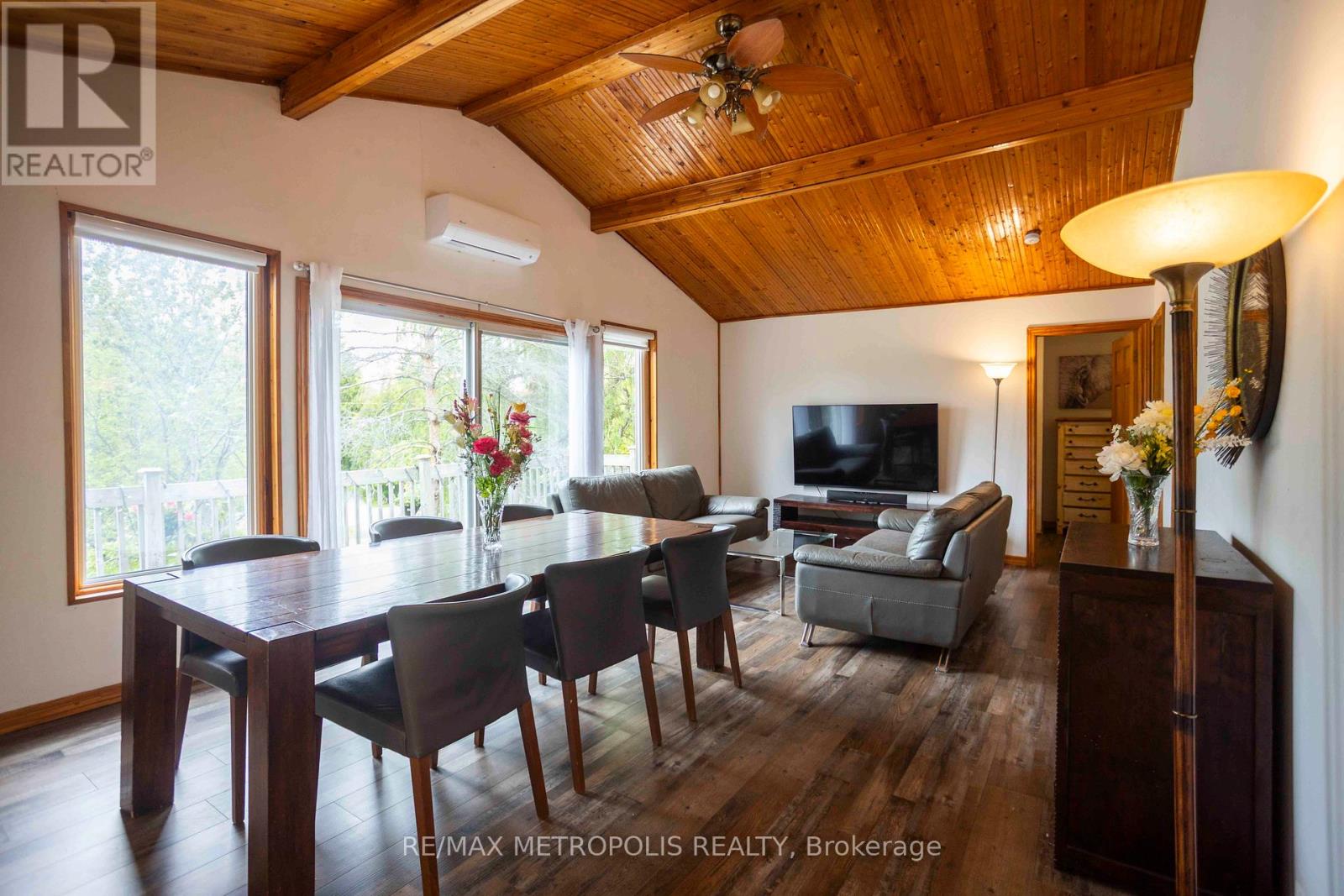 56 Georgian Manor Drive, Collingwood, Ontario  L9Y 3Z1 - Photo 2 - S12217322