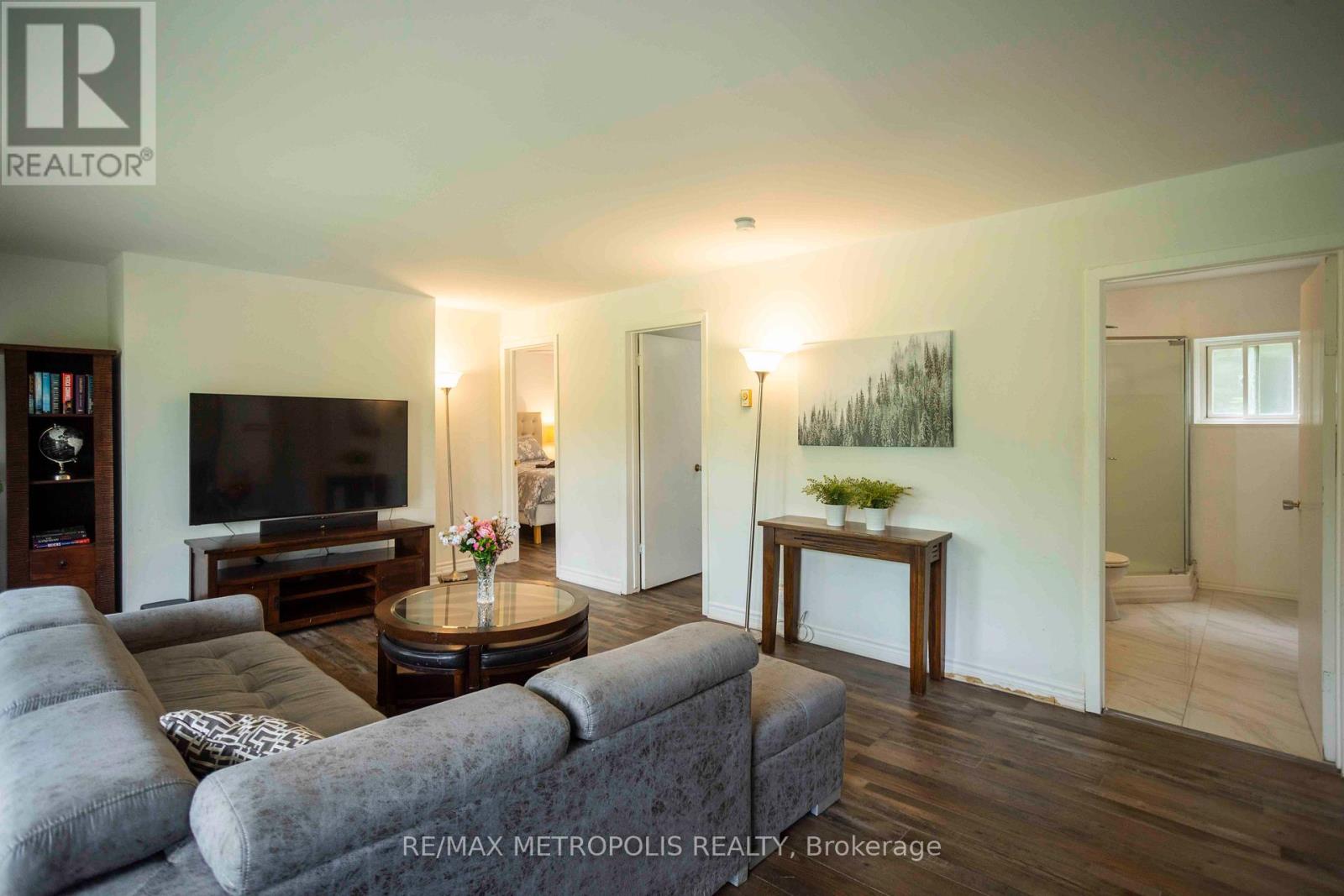 56 Georgian Manor Drive, Collingwood, Ontario  L9Y 3Z1 - Photo 21 - S12217322