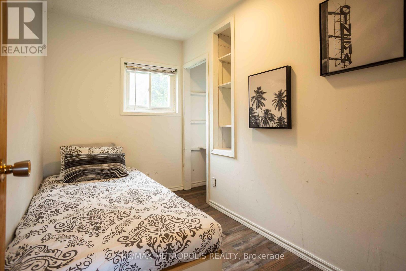 56 Georgian Manor Drive, Collingwood, Ontario  L9Y 3Z1 - Photo 8 - S12217322