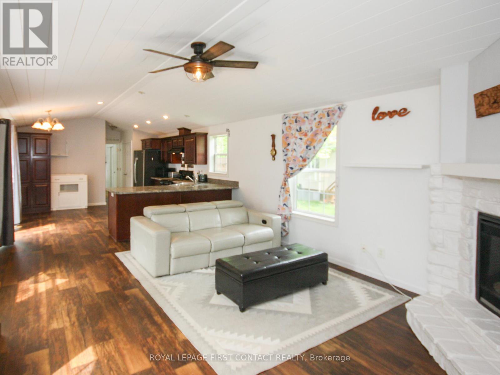 23 Georgian Glen Drive, Wasaga Beach, Ontario  L9Z 1K8 - Photo 8 - S12217335