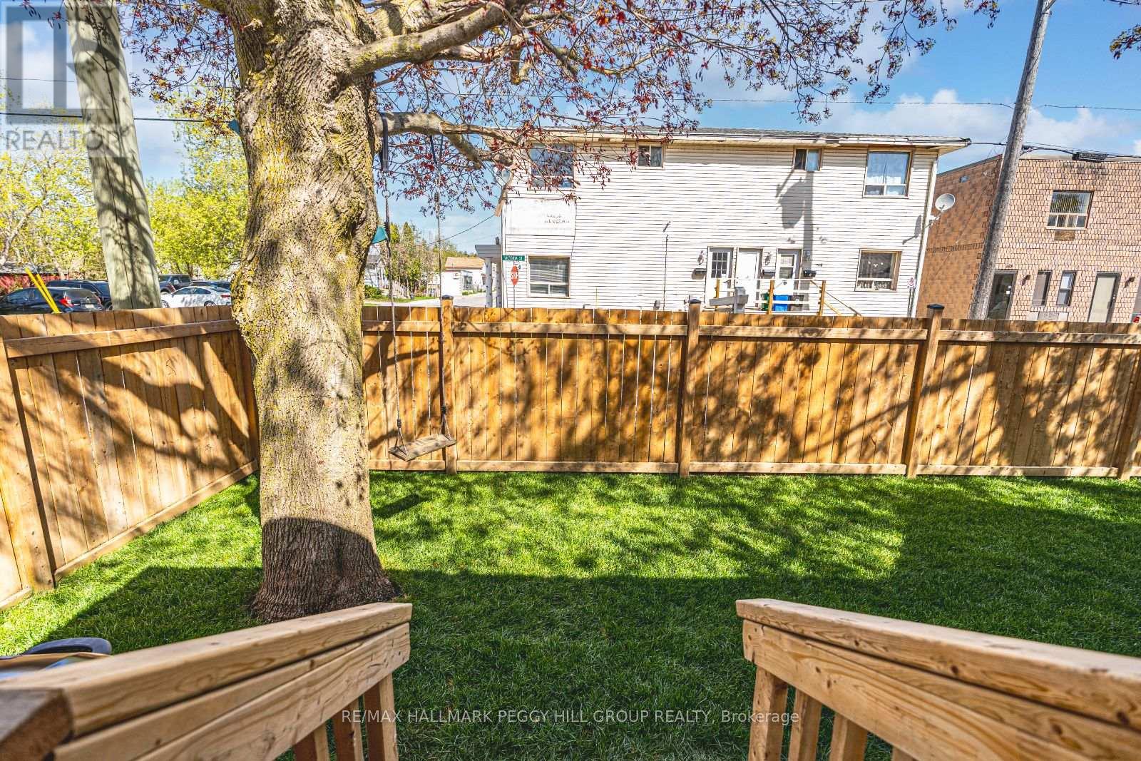 87 Victoria Street, Orillia, Ontario  L3V 2V9 - Photo 12 - S12217341