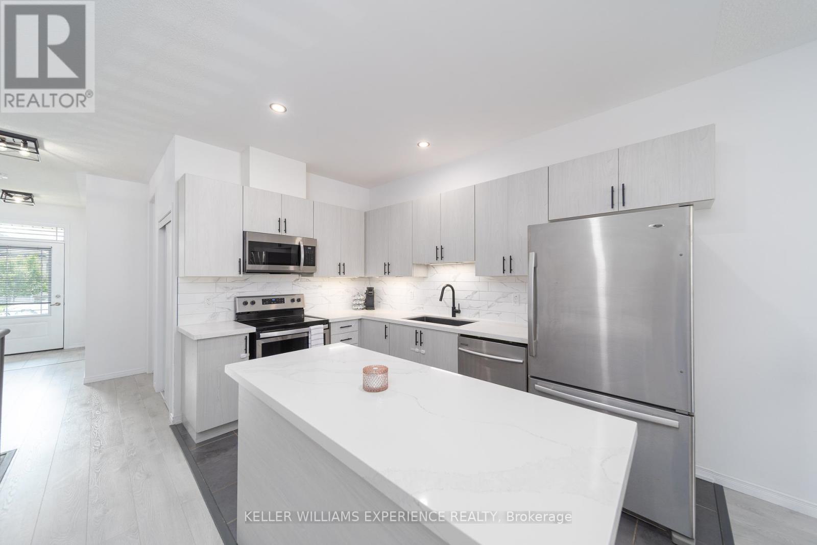 129 Isabella Drive, Orillia, Ontario  L3V 6H2 - Photo 11 - S12217362