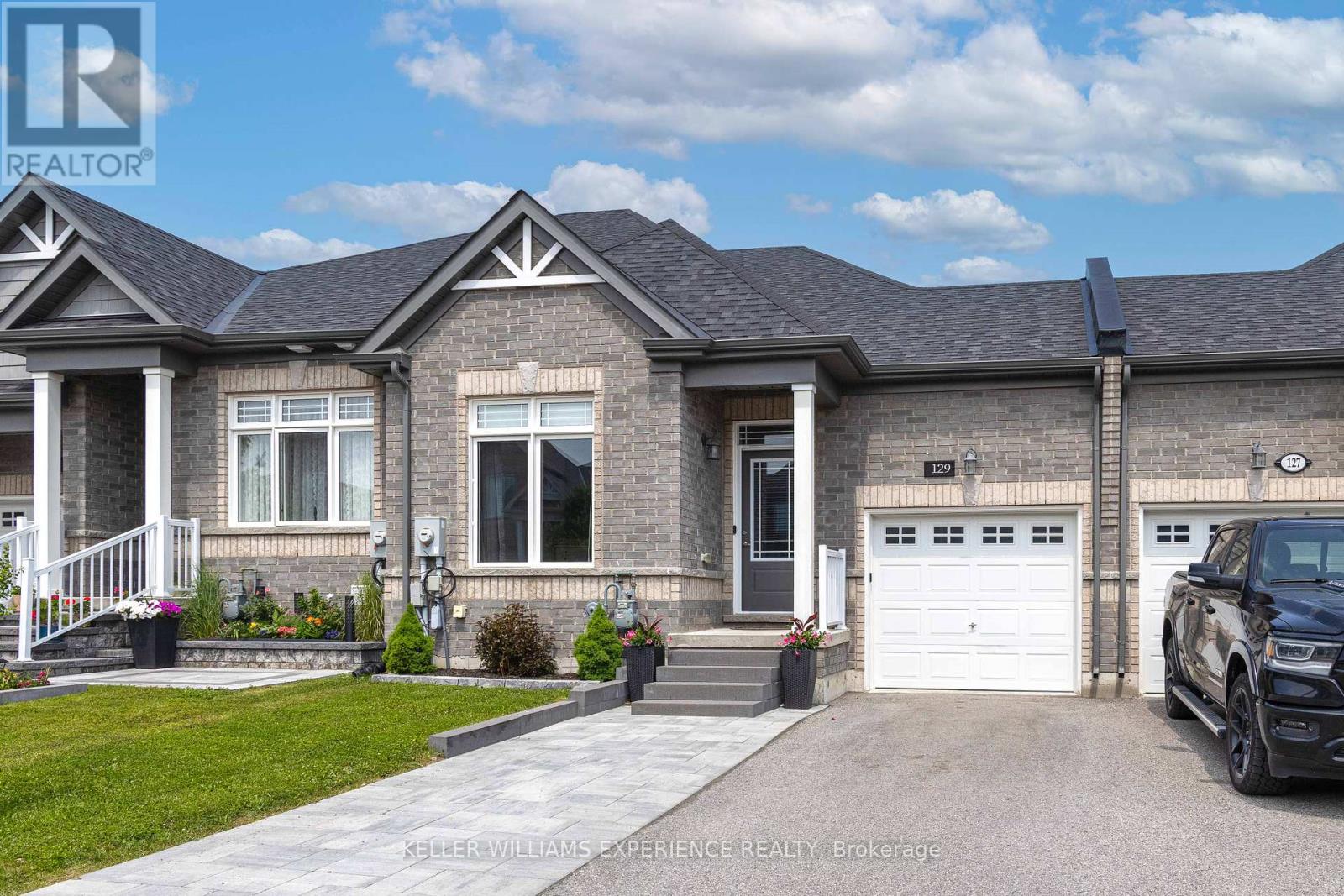 129 Isabella Drive, Orillia, Ontario  L3V 6H2 - Photo 2 - S12217362