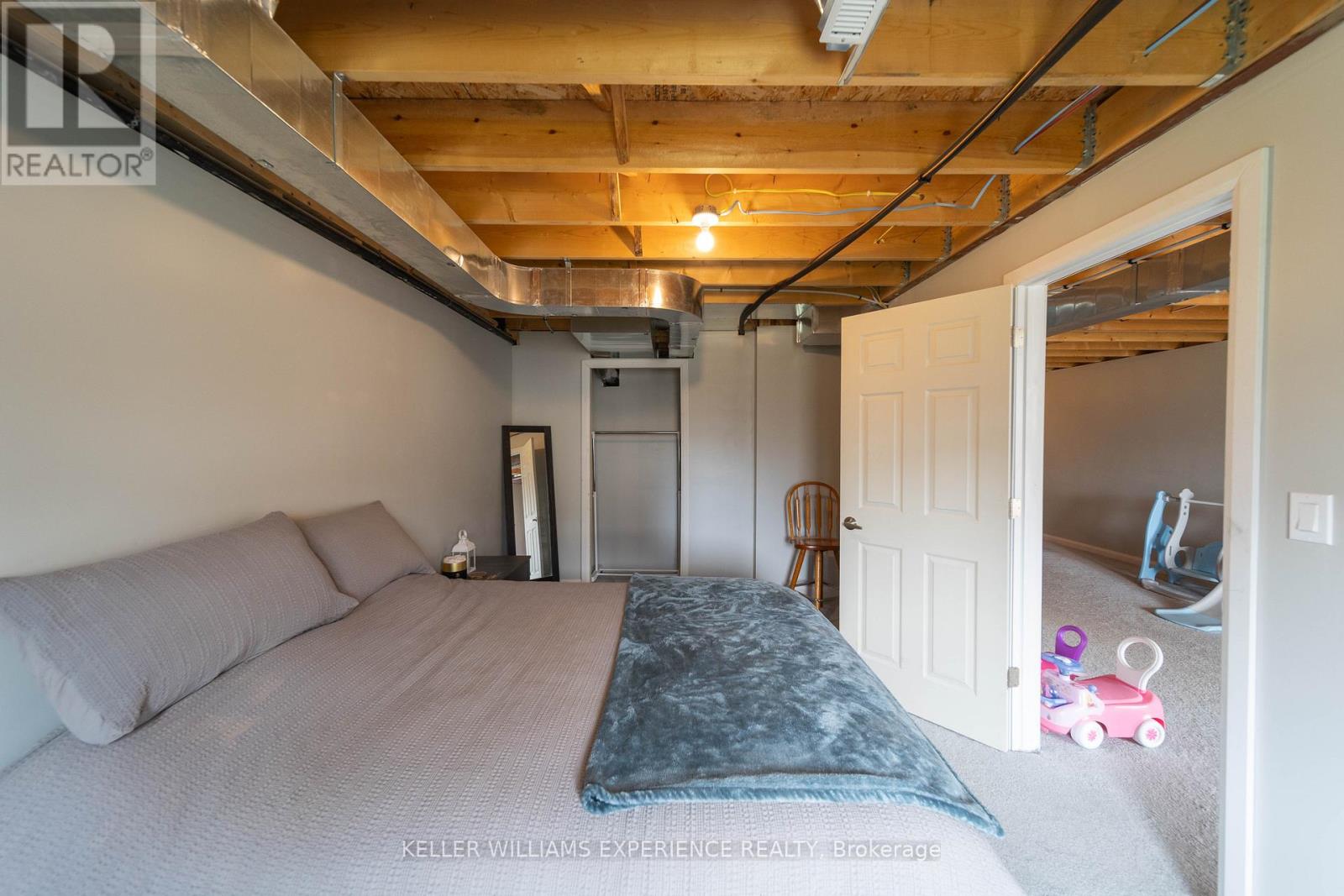 129 Isabella Drive, Orillia, Ontario  L3V 6H2 - Photo 25 - S12217362