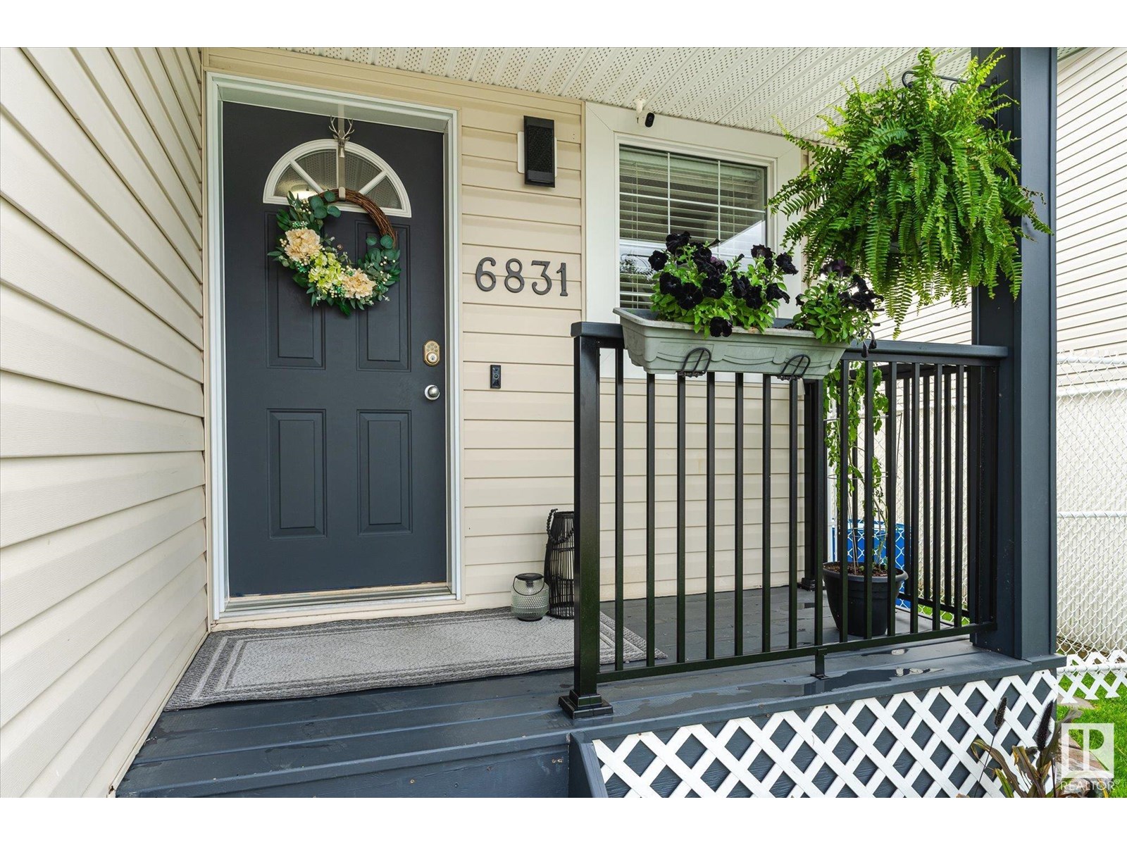 6831 159a Av Nw, Edmonton, Alberta  T5Z 3N9 - Photo 2 - E4442080