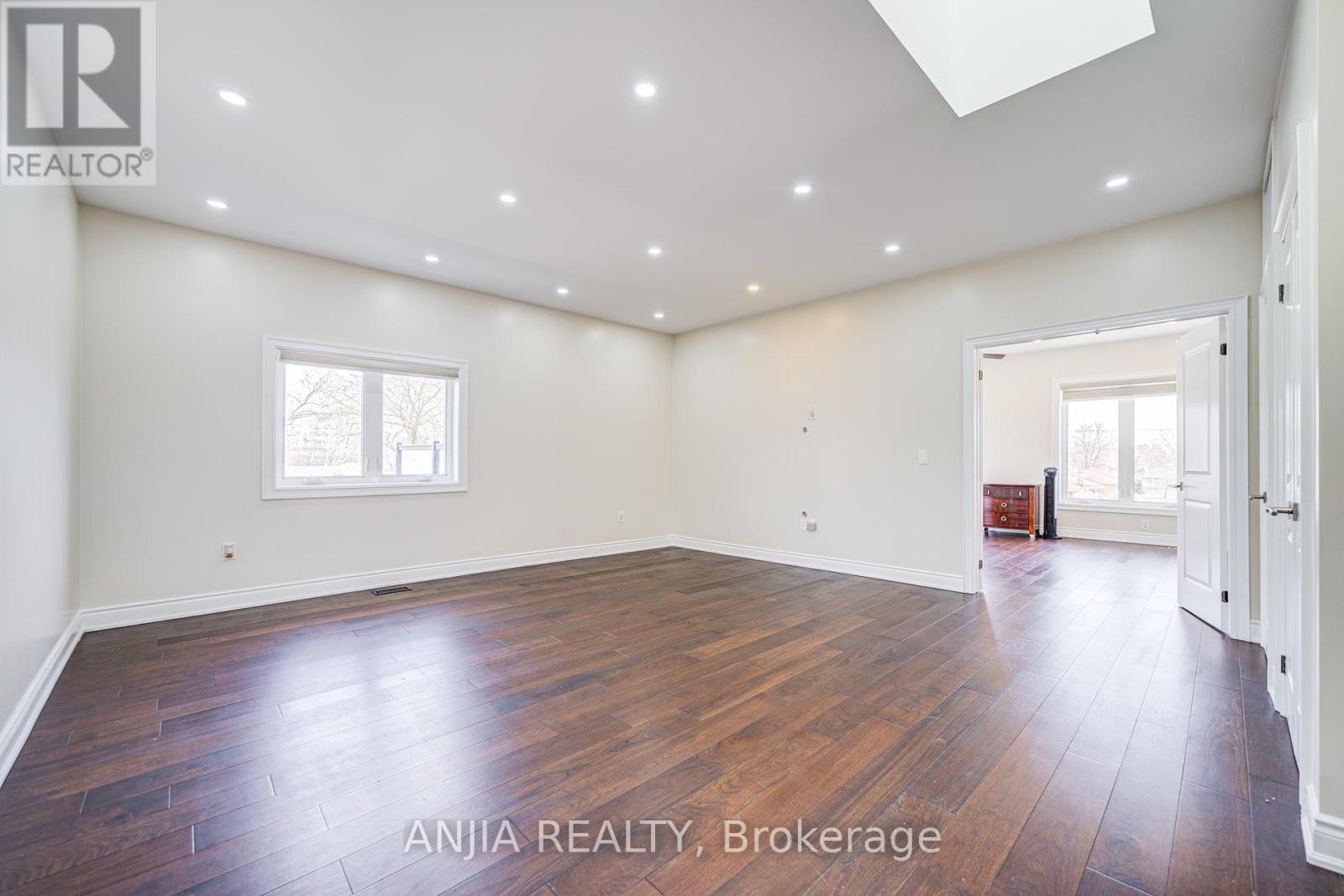 106 Celestine Drive, Toronto (Willowridge-Martingrove-Richview), Ontario  M9R 3N9 - Photo 23 - W12217198