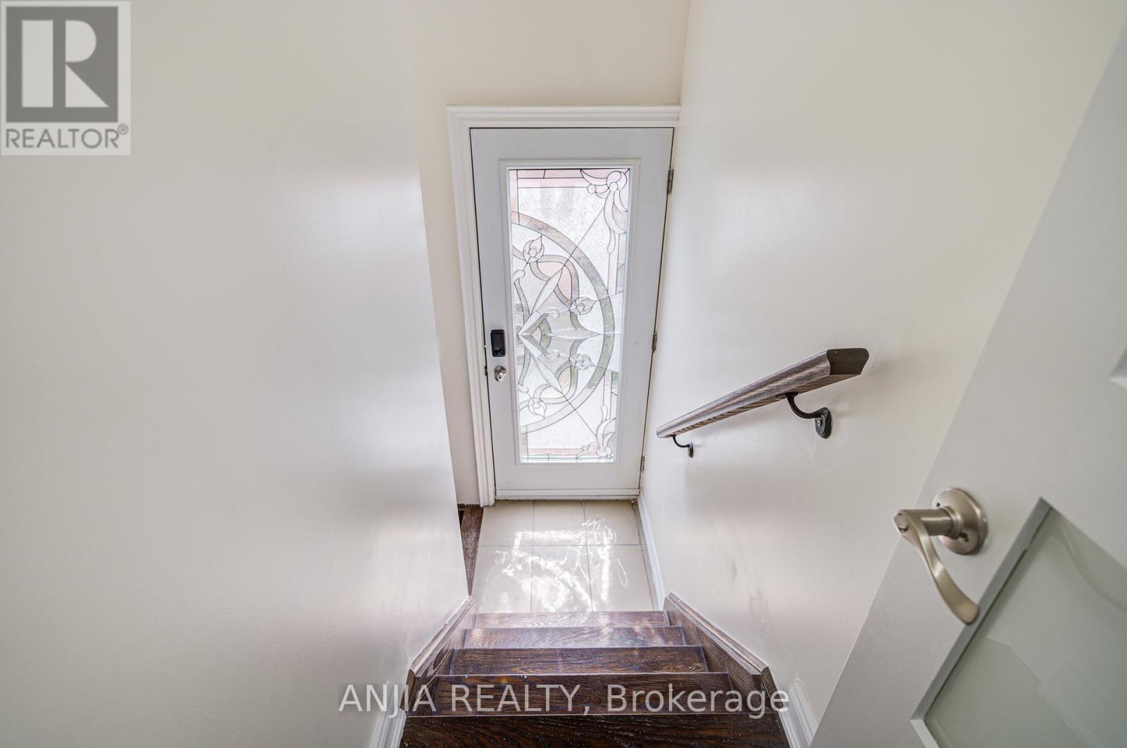 106 Celestine Drive, Toronto (Willowridge-Martingrove-Richview), Ontario  M9R 3N9 - Photo 8 - W12217198