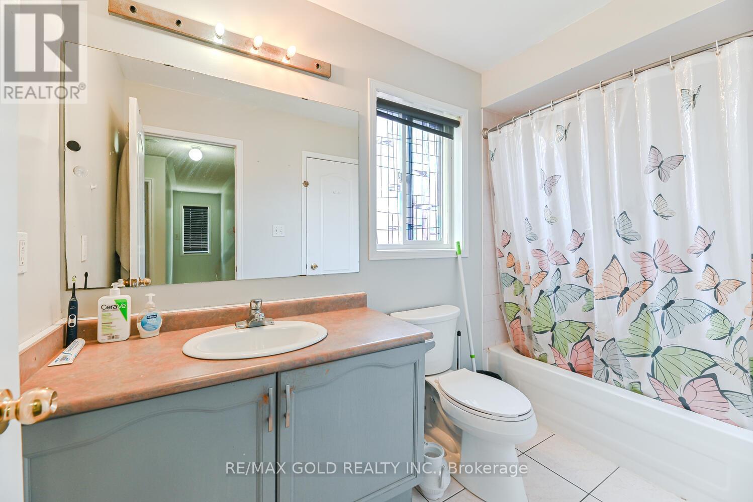 14 Topiary Lane, Brampton (Fletcher's Meadow), Ontario  L7A 2K6 - Photo 24 - W12217200