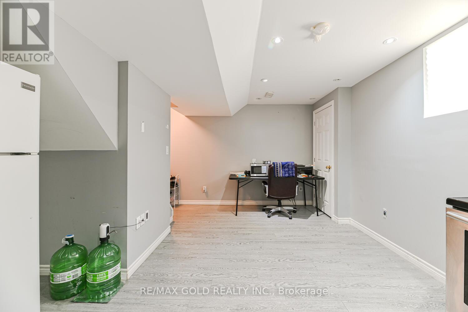 14 Topiary Lane, Brampton (Fletcher's Meadow), Ontario  L7A 2K6 - Photo 36 - W12217200